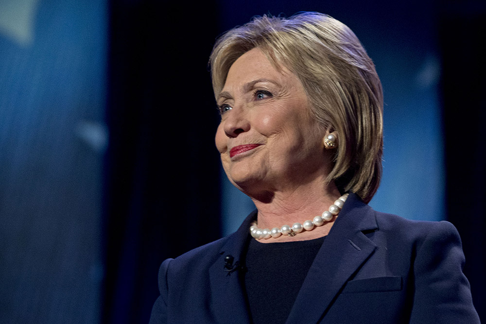 Clinton pledges to go to Flint before N.H. primary