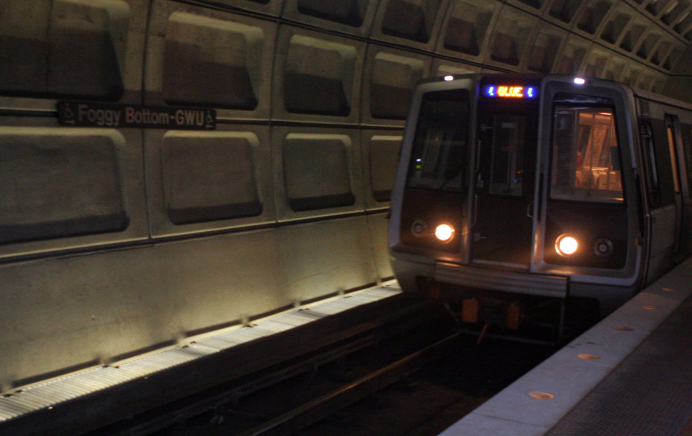 Metro says it doesn’t have a solution for long Blue Line waits