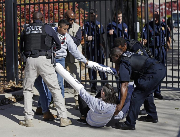 Federal agents returned 386,485 individuals illegally residing in the U.S., 7,120 of whom were deported from Georgia,Â which put it at the top of the list after Texas, Arizona and California. (AP Photo)