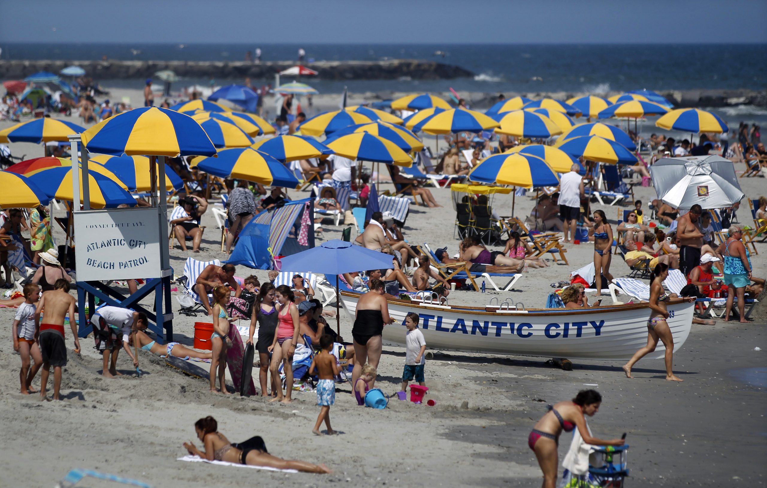 Sandy recovery, sun boost Jersey shore business