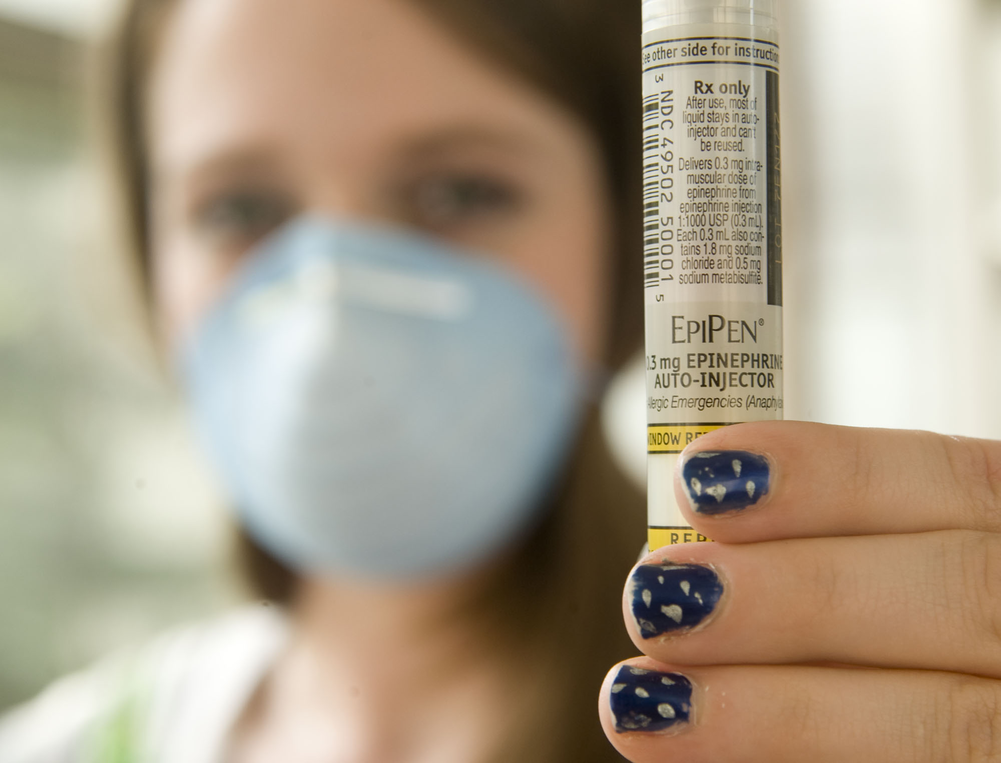 Lawmaker calls for hearings amid EpiPen price hike