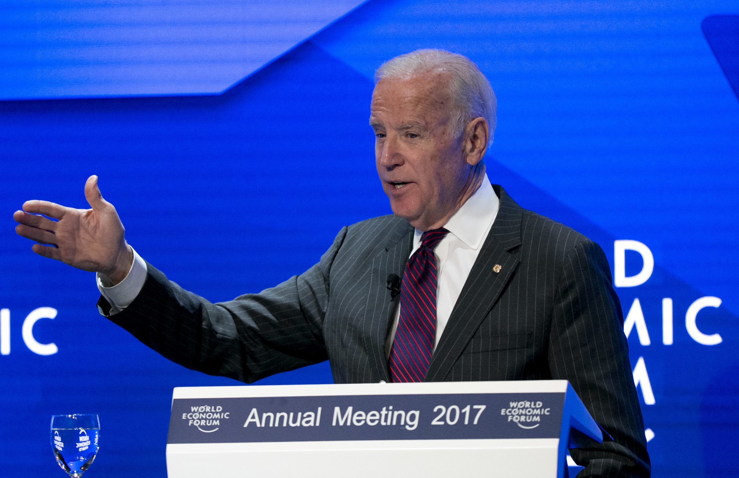 Biden endorses Tom Perez as DNC chairman