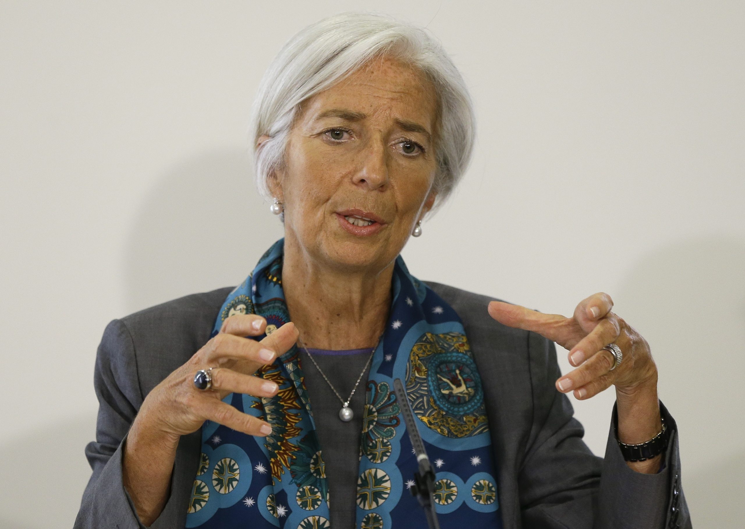 IMF lowers estimate of US economic growth in 2014