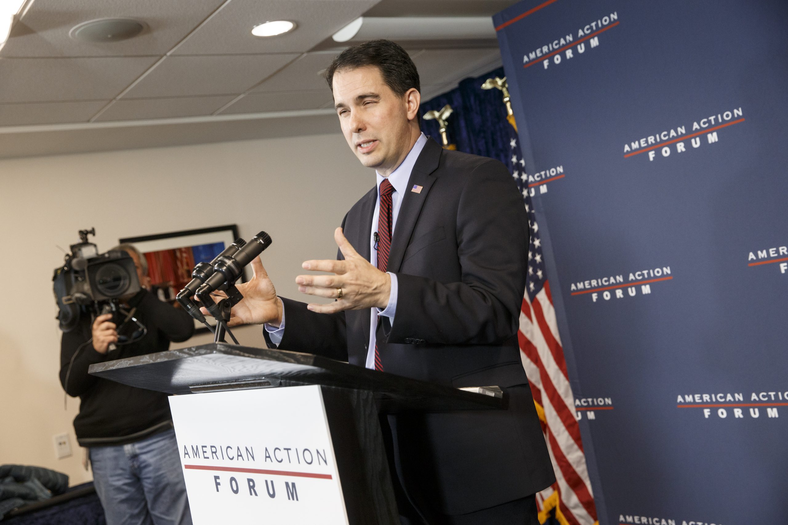 Scott Walker opens office in Iowa