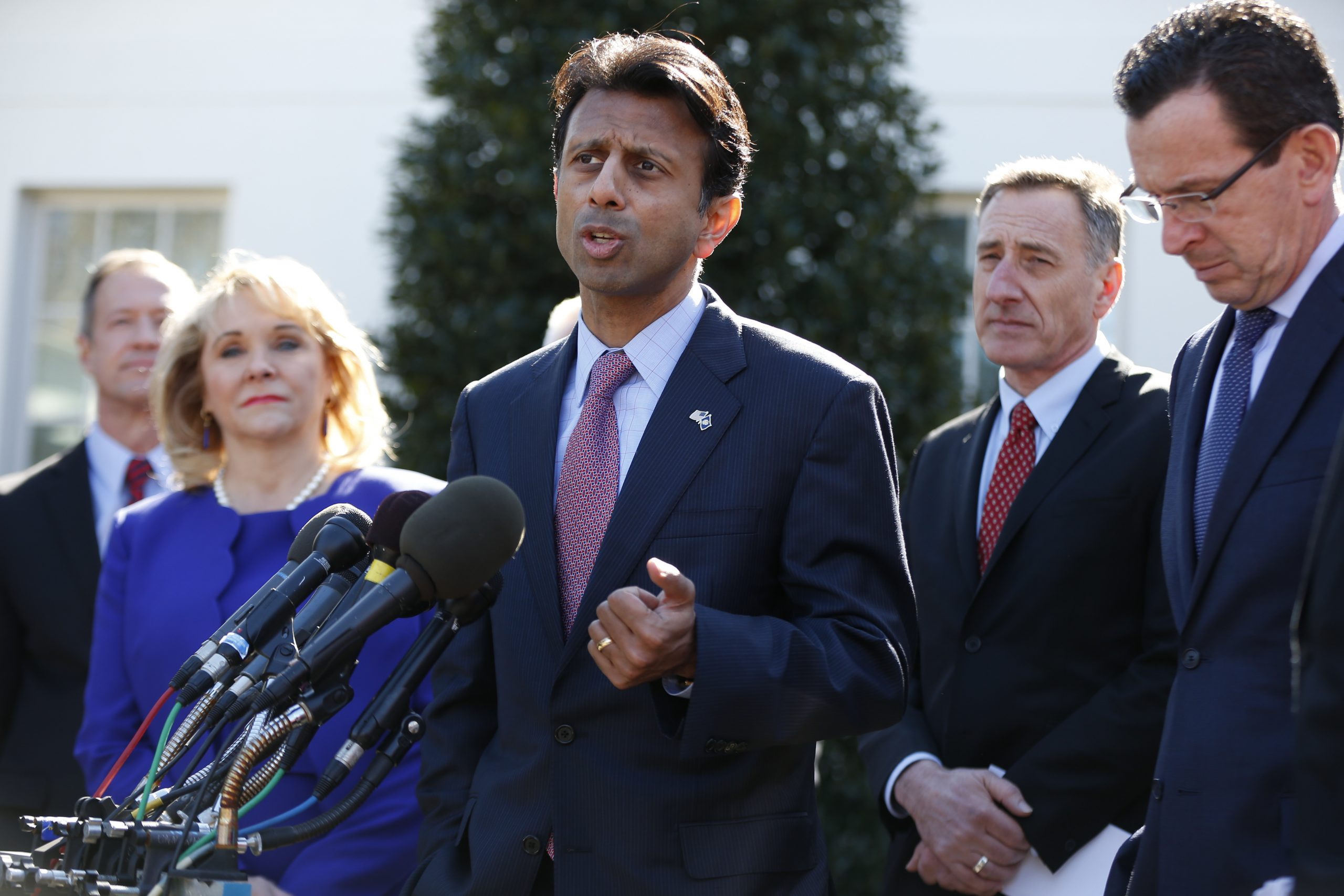Jindal defends criticism of Obama economic policy