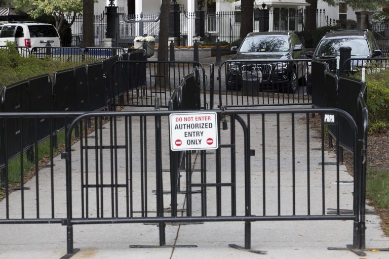 In 2009, German tourists managed to enter the White House grounds undetected by Secret Service officers until they started snapping photos with an unauthorized camera on the North Portico just feet away from the front door of the White House, according to two sources familiar with the incident. (Graeme Jennings/Examiner)