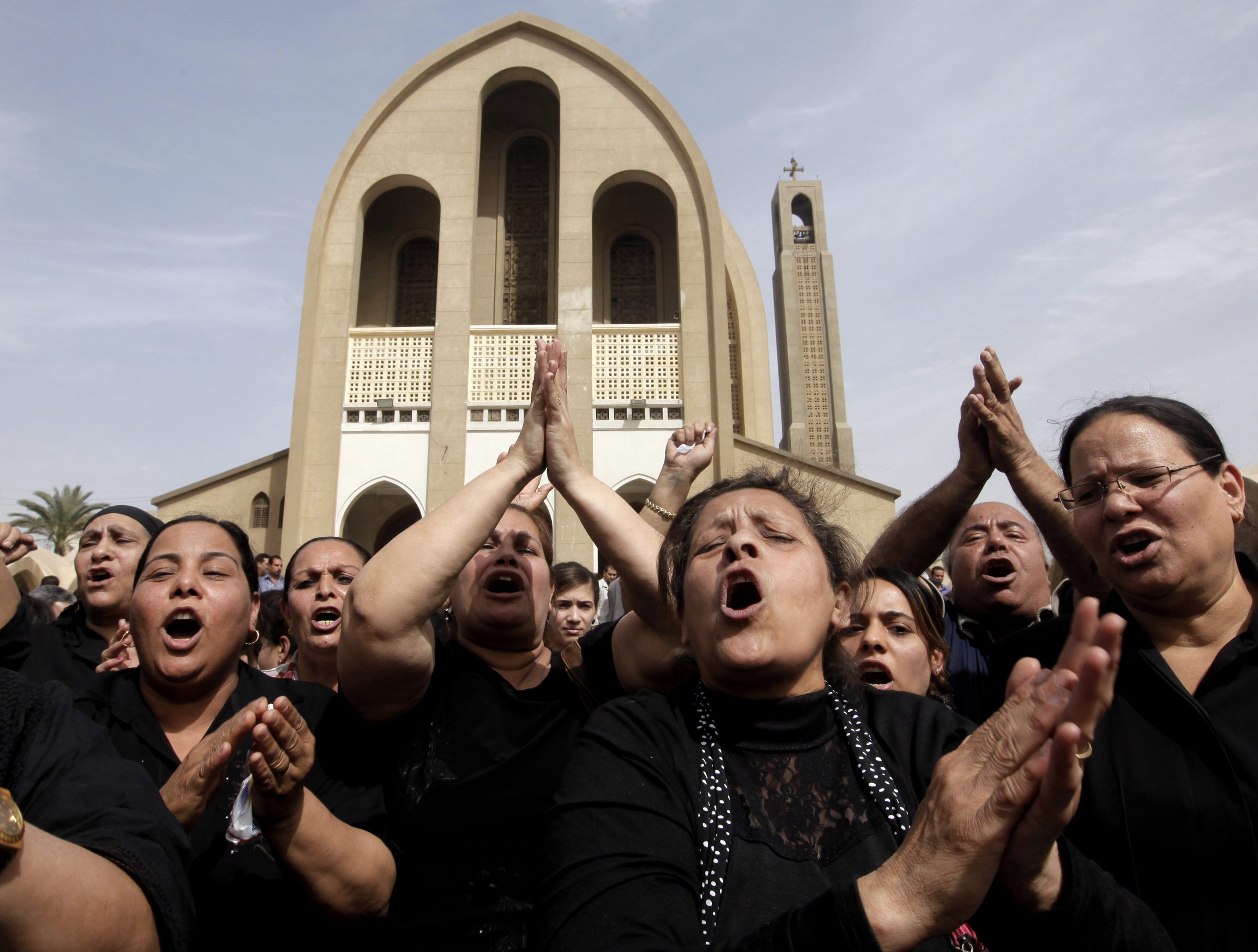 After violence, Egypt opposition presses Morsi