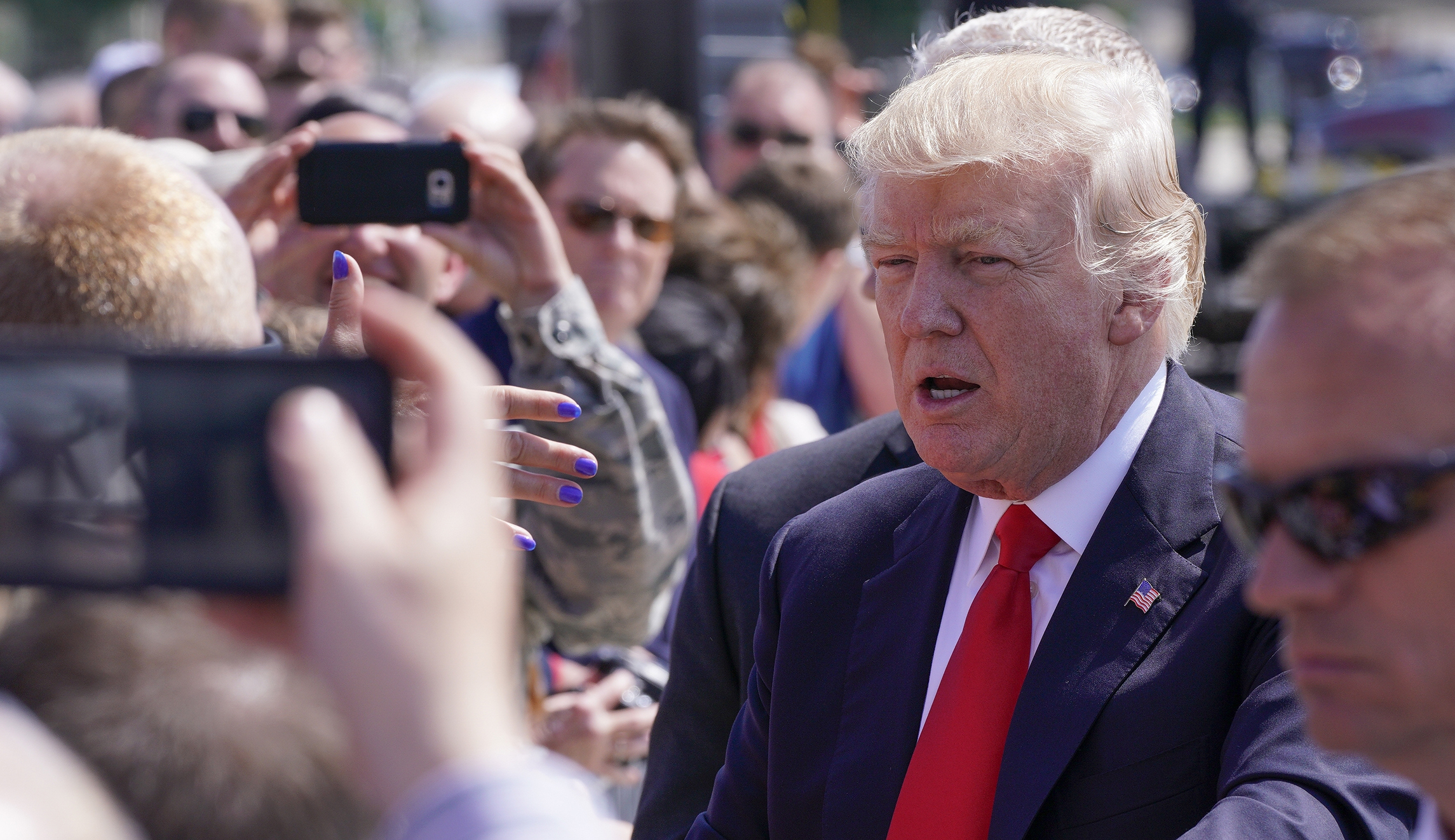 Former Trump campaign aide lawyers up amid House Intel probe