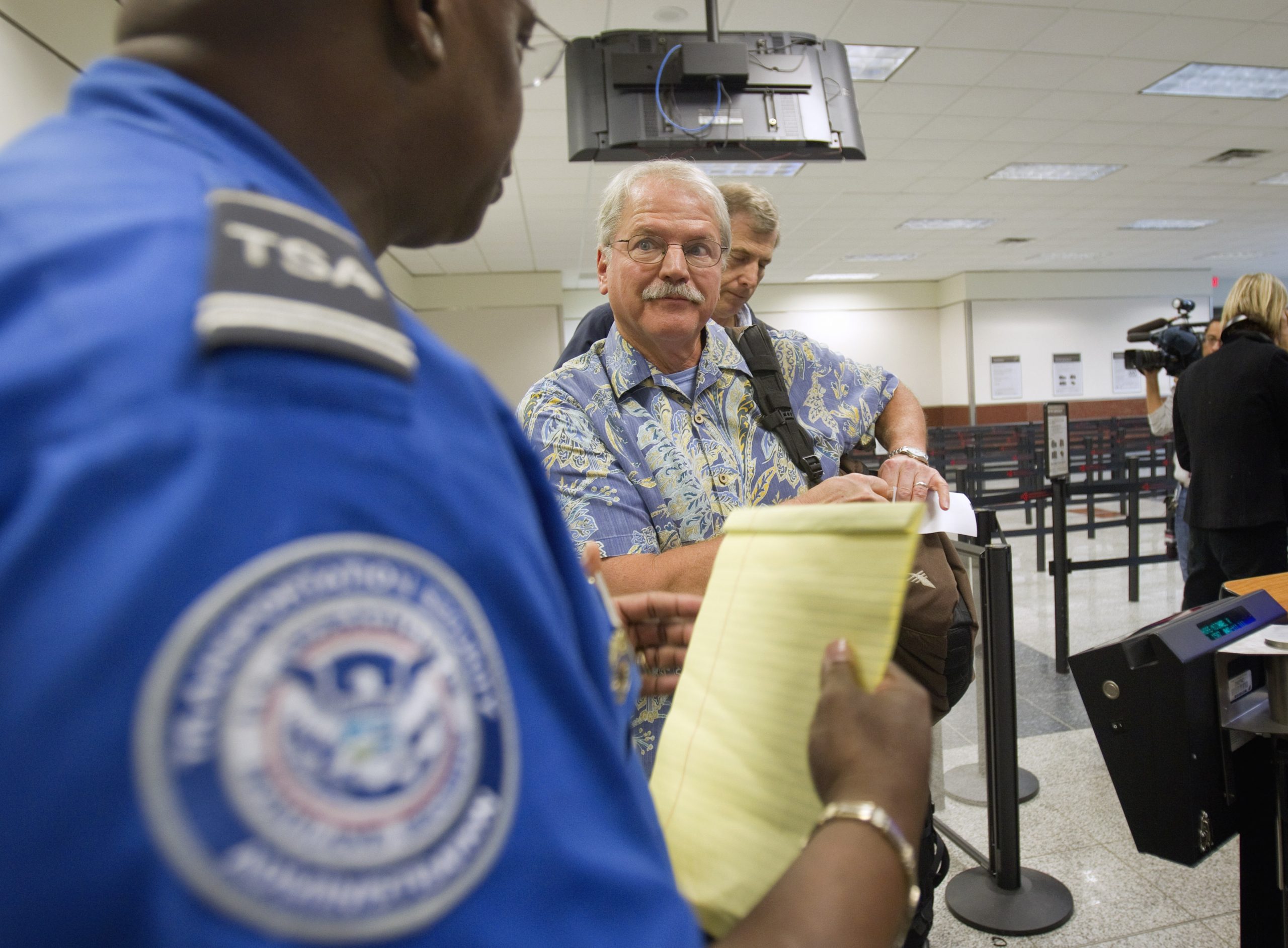 Obama calls for more Ebola screening at airports