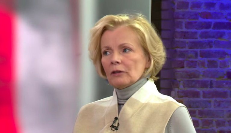 Conservative columnist Peggy Noonan said congressional Republicans will be unable to pass any new healthcare legislation without Democrats. 