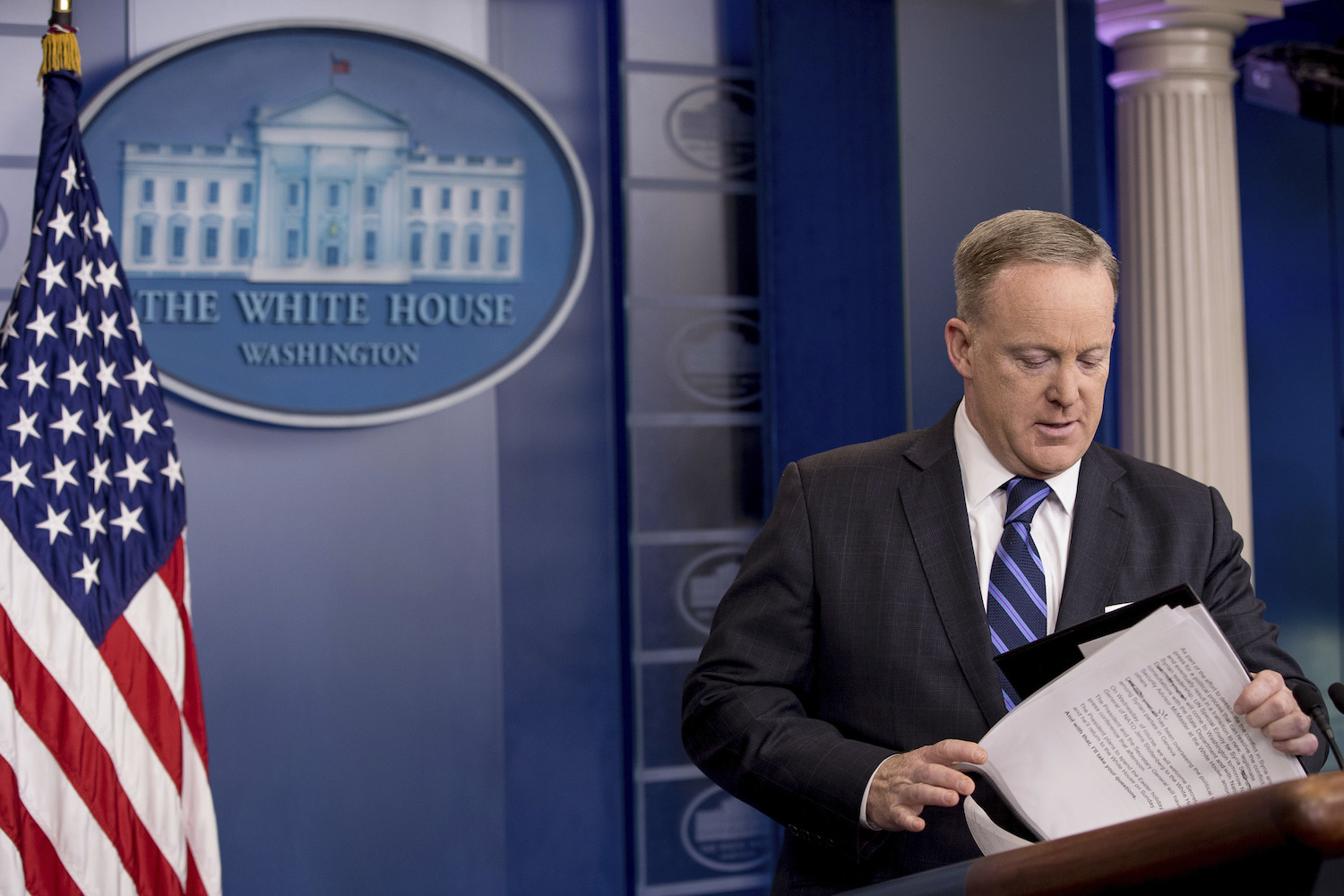 White House walks back Spicer statement on Syria attack
