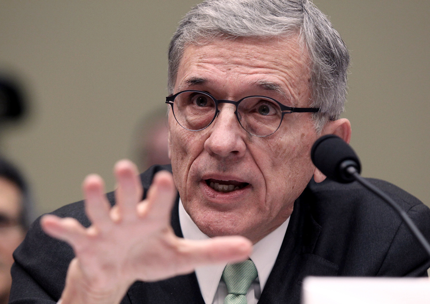 FCC tightens privacy rules for telecom companies