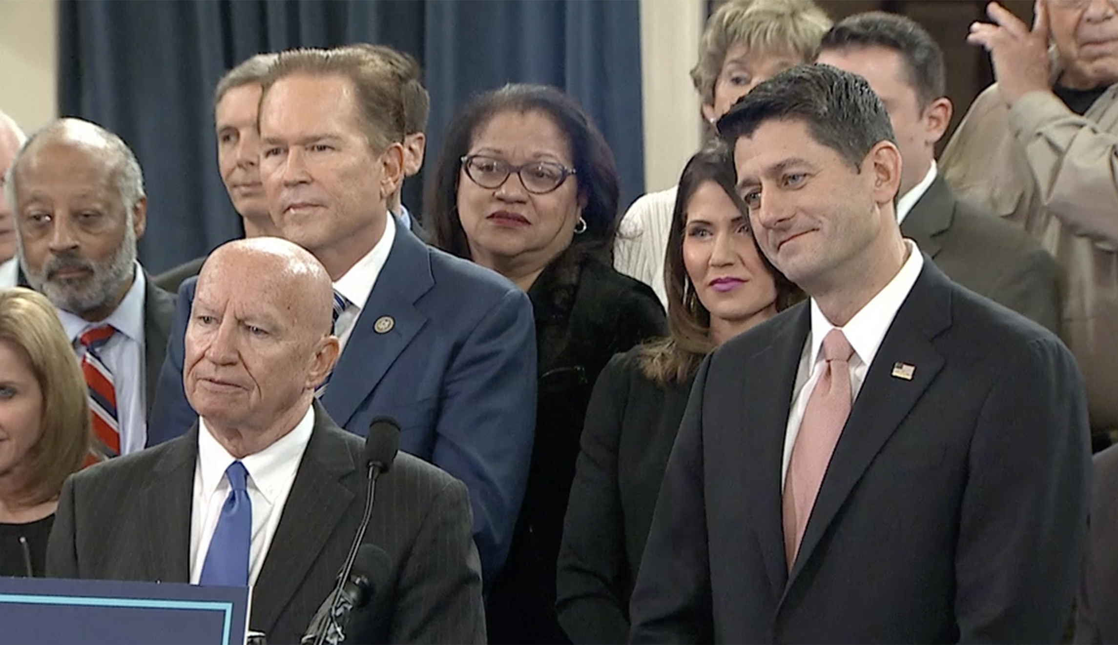 Tax reform bill wins initial praise from House Republicans