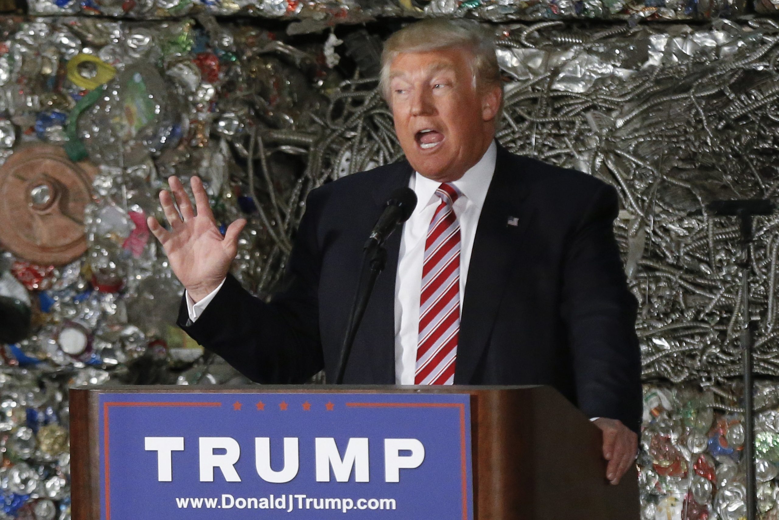 Trump slams the financial elite he ‘used to’ be part of