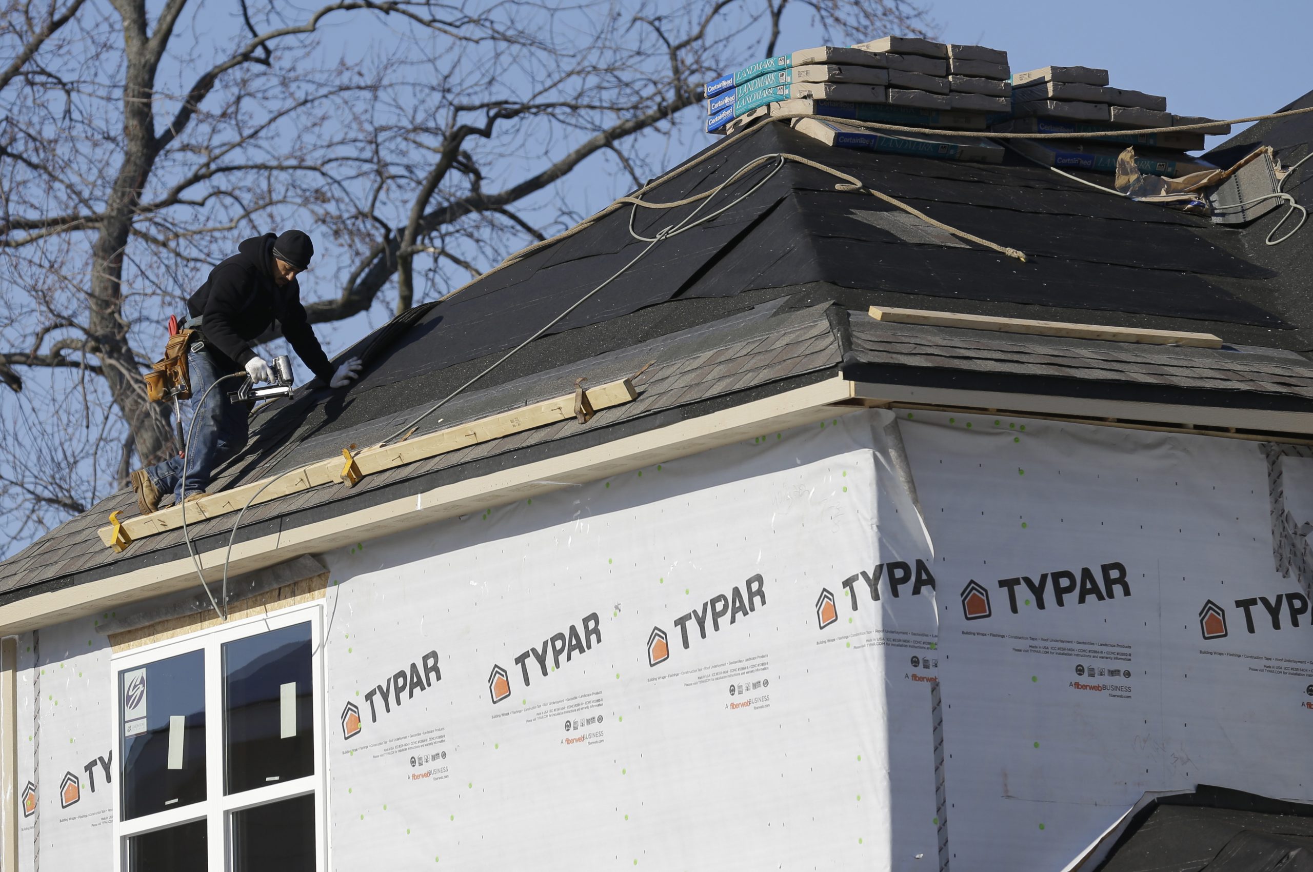 Illinoisans building homes despite a lumber shortage