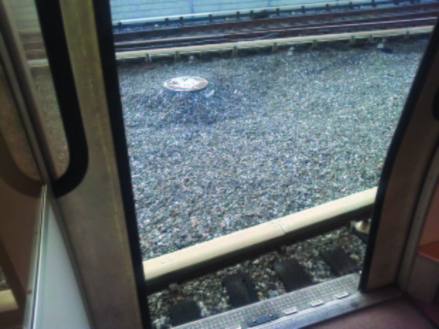 Rider reports Metro train doors opened over exposed tracks