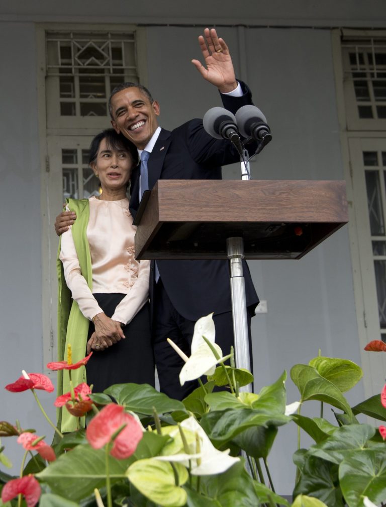 Photo: President Obama’s awkward side-hug with Burma opposition leader