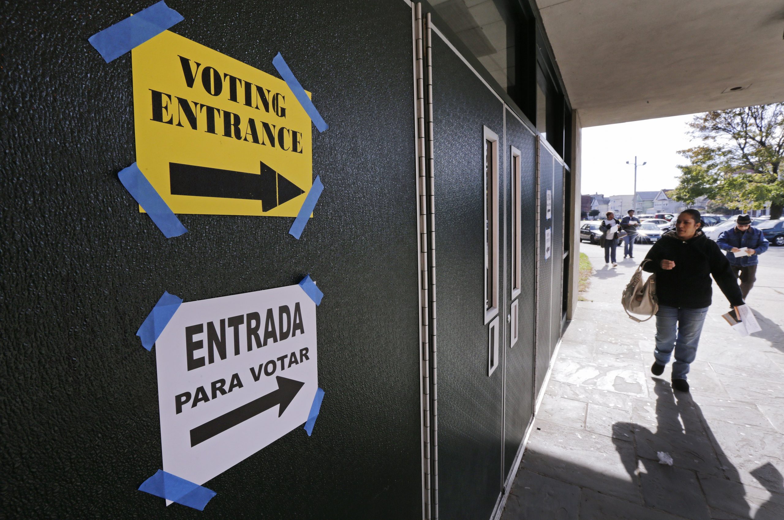 No change in 35 years: Just 34% of Hispanic immigrants proficient in English