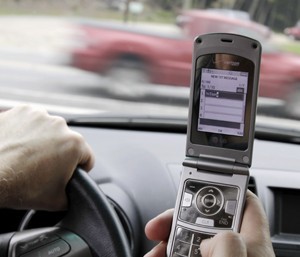 Bipartisan support for texting-while-driving ban in Va.