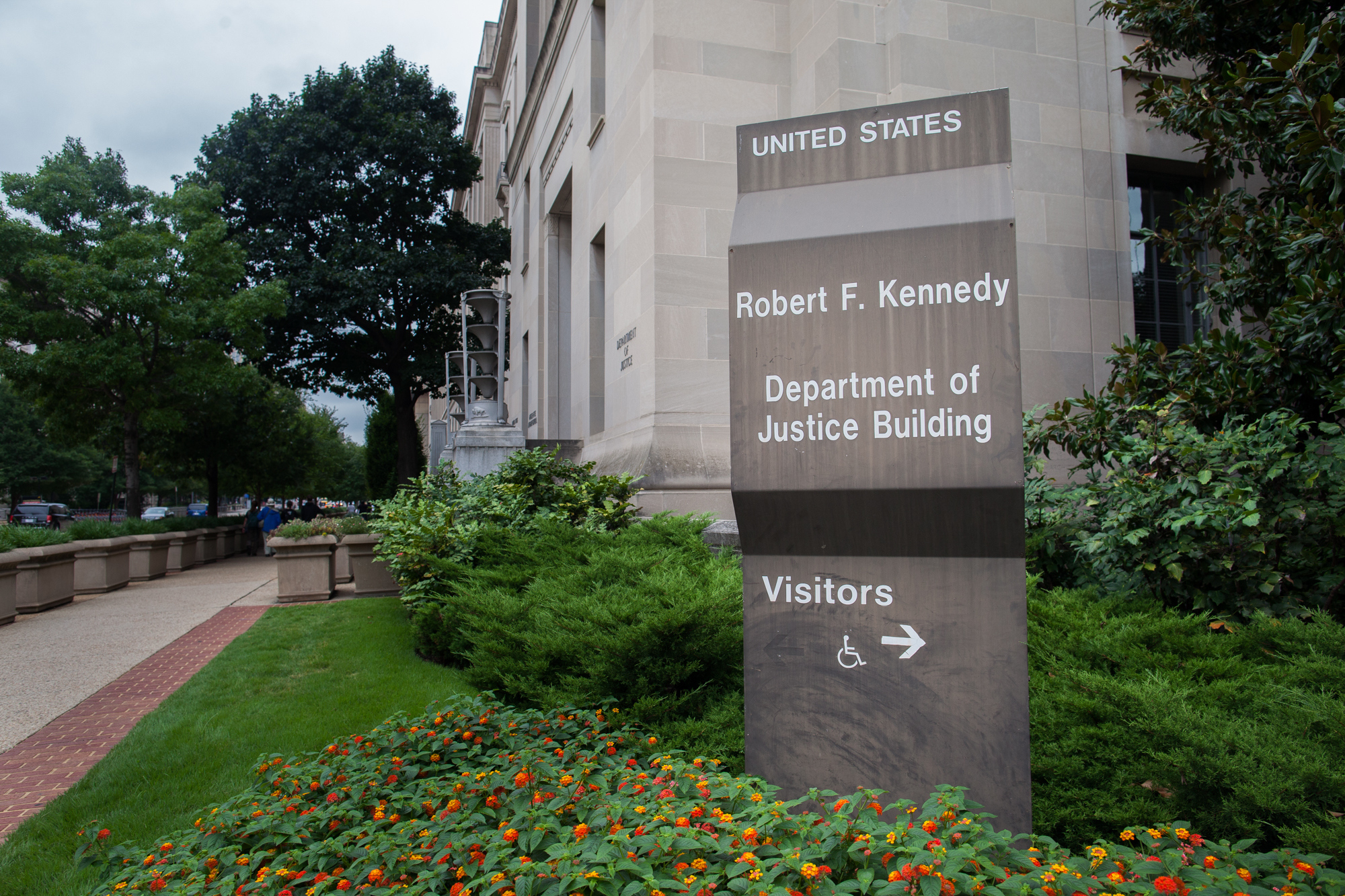 DOJ will not seek stay in AT&T-Time Warner ruling