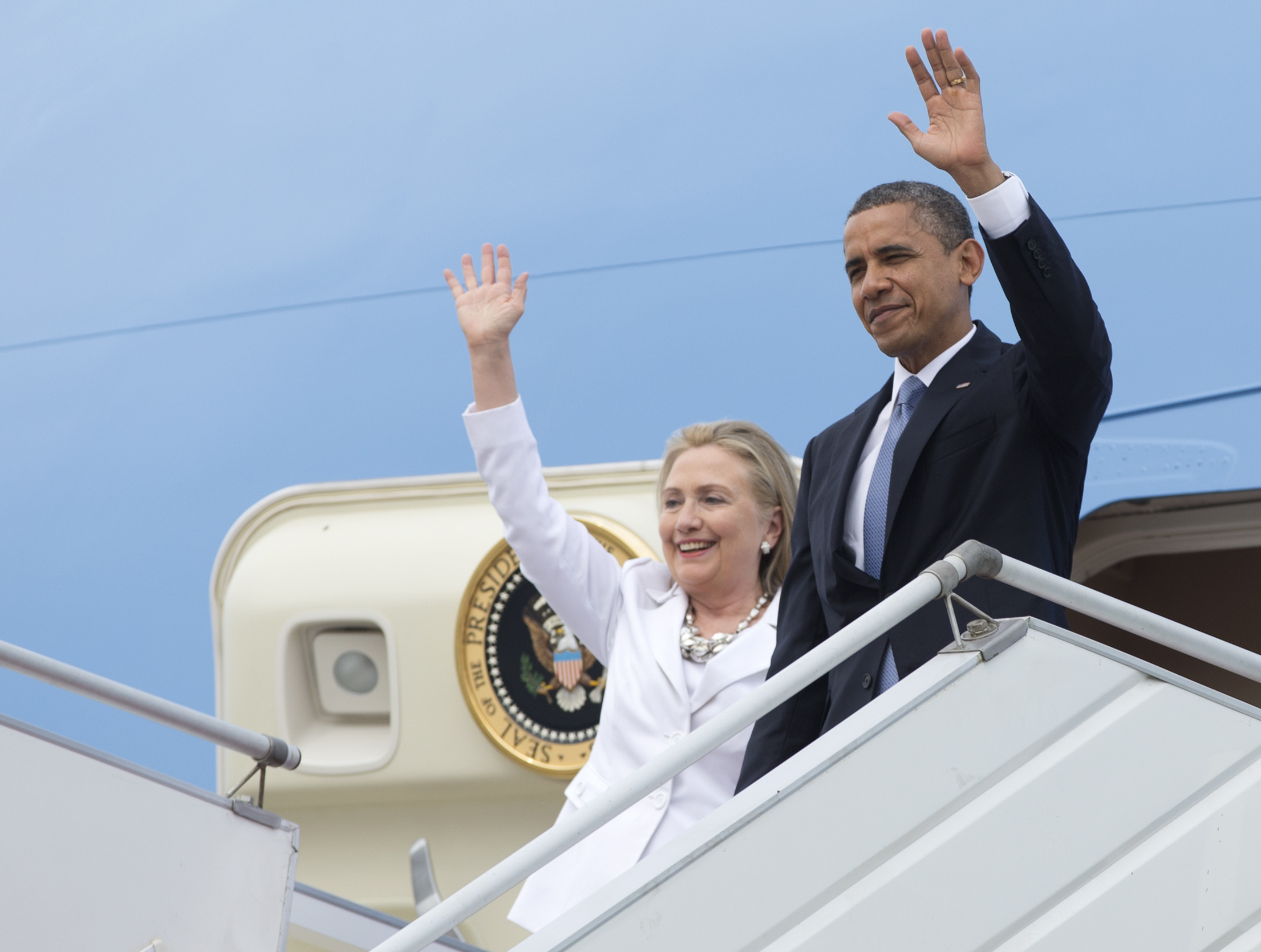 White House: Obama misses Hillary Clinton, so he invited her for lunch