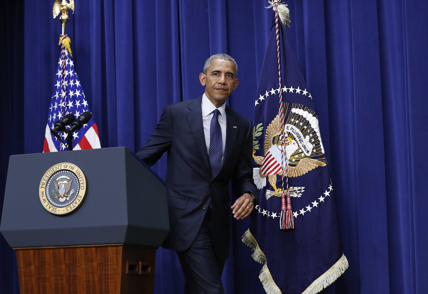 Obama thanks cops at White House event