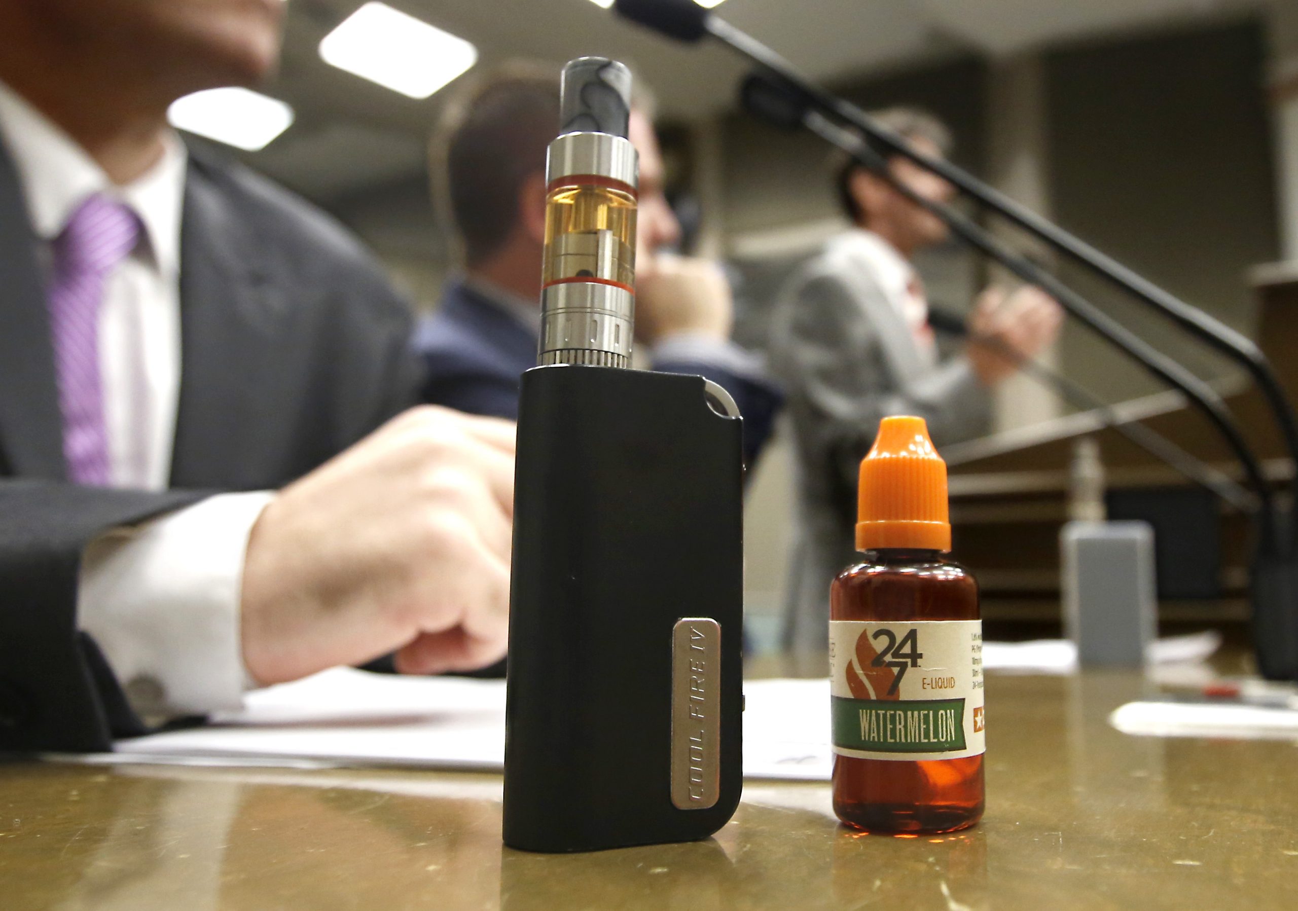 House lawmakers give e-cigs a boost