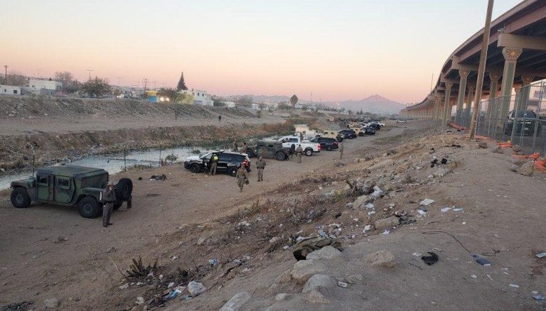 Border battalion: Military forms blockade on US side of Rio Grande as clock ticks on Title 42