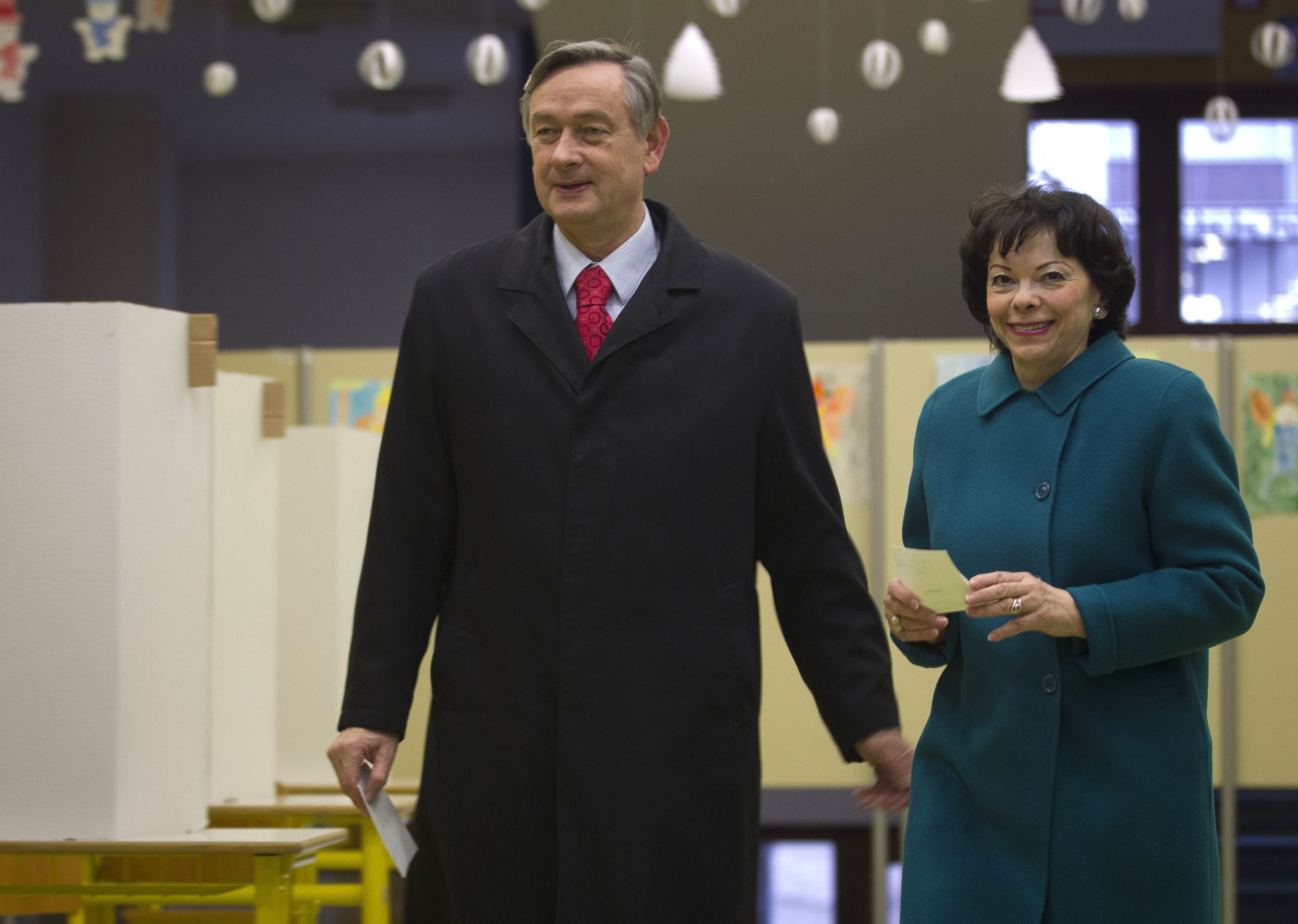 Slovenes choose leader amid uncertainty