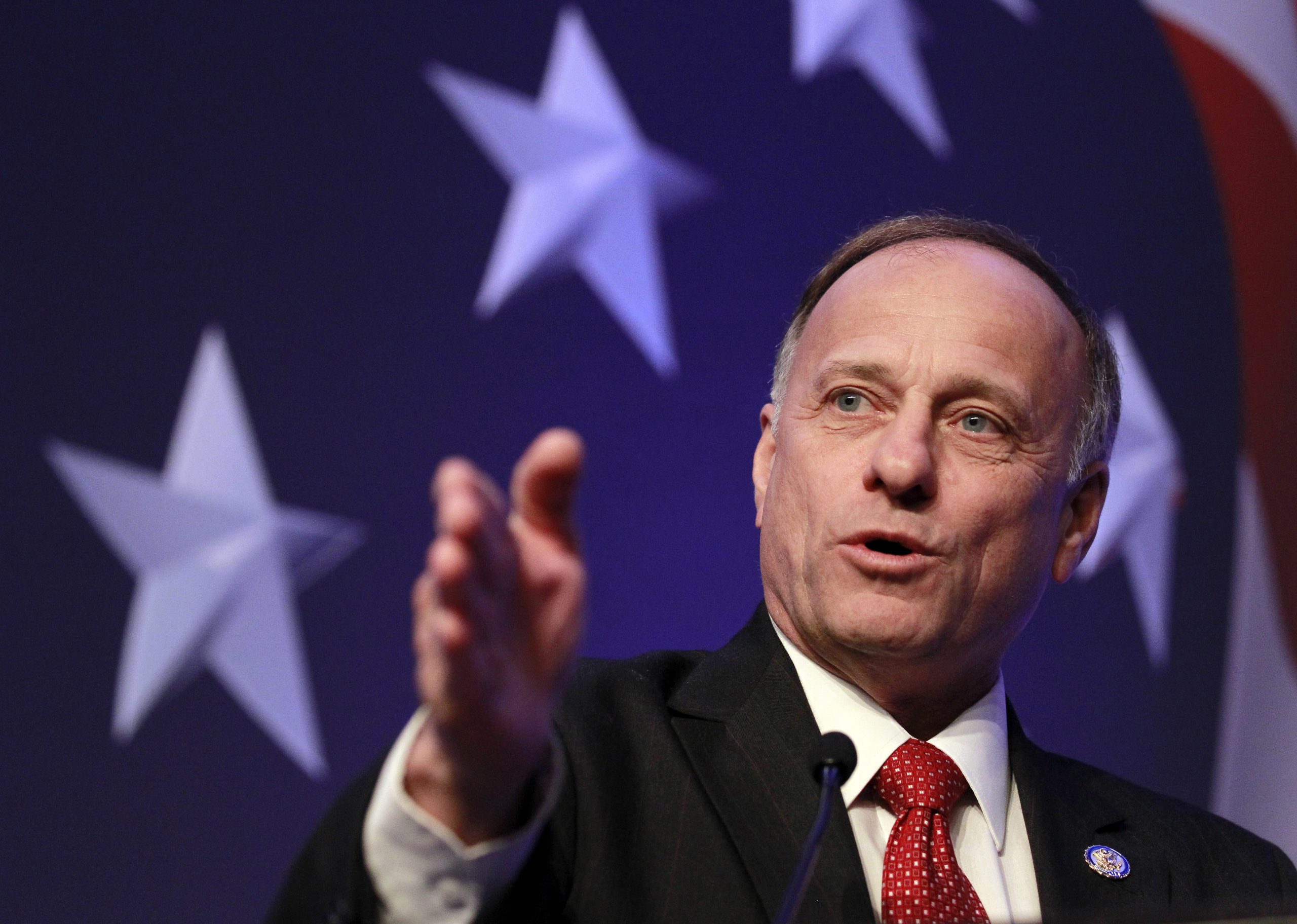 Immigration reform opponents privately huddle on strategy