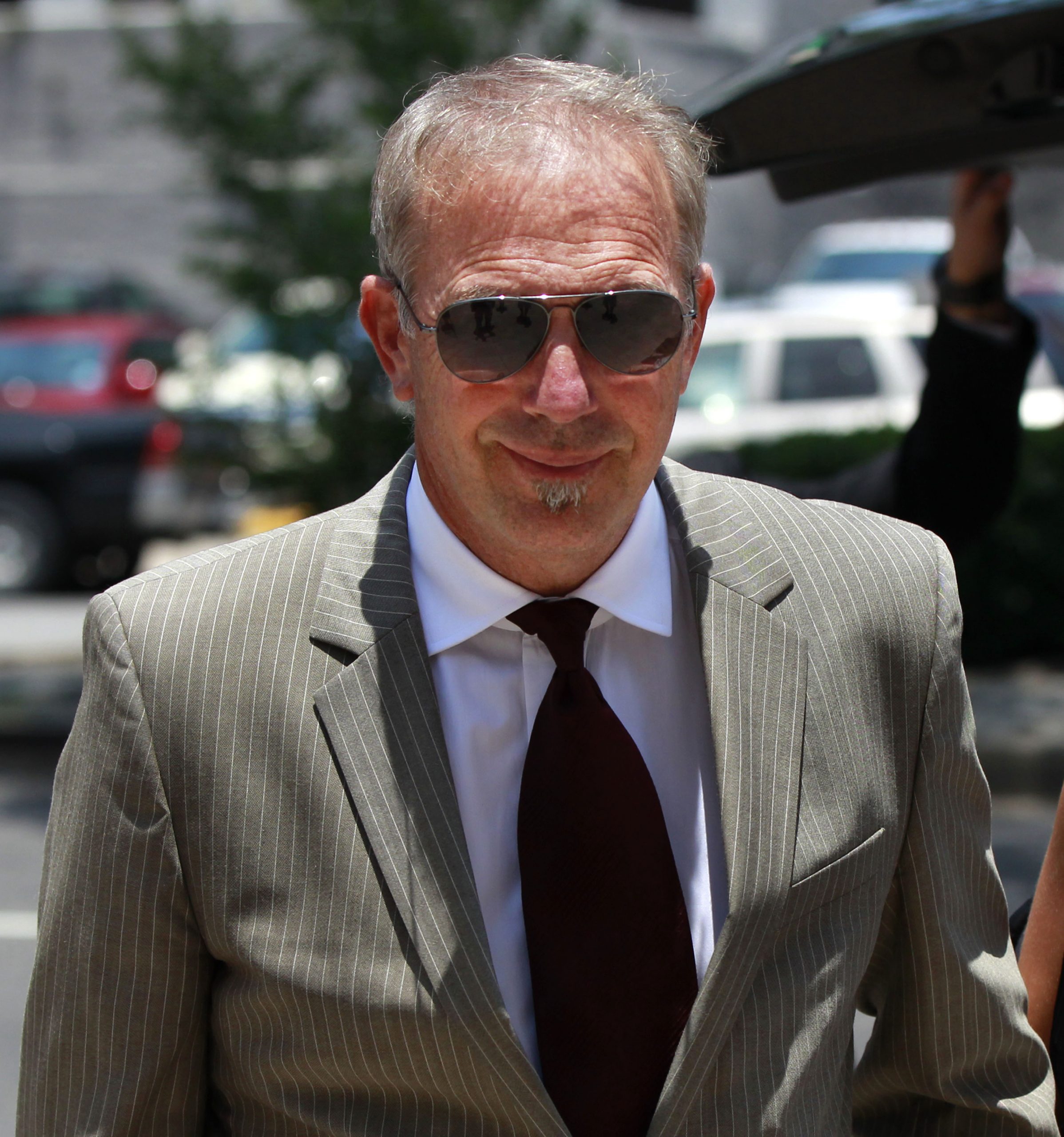 Jury sides with Costner in BP spill lawsuit