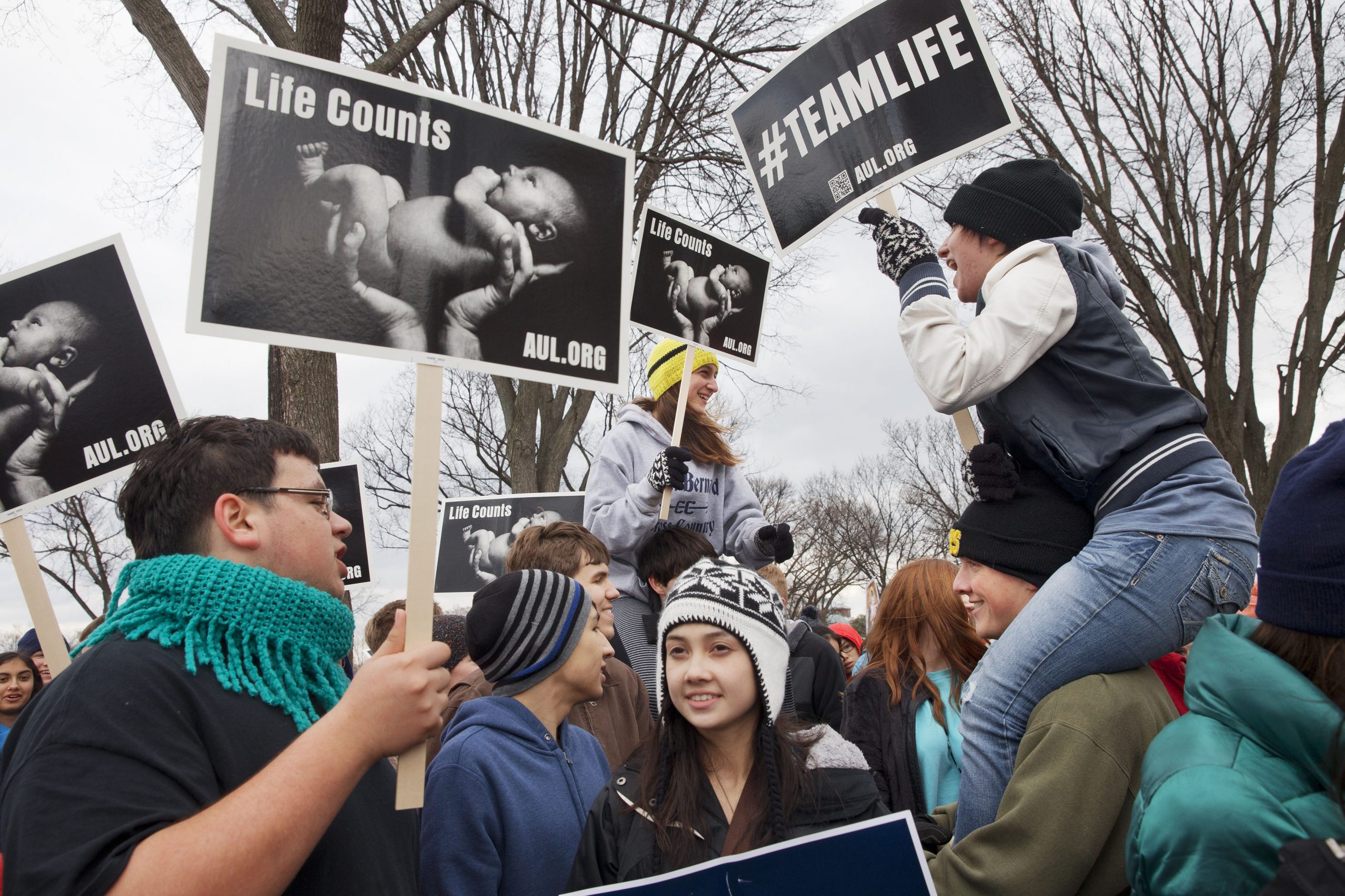 Dana Milbank’s odd defense of keeping late-term abortion legal