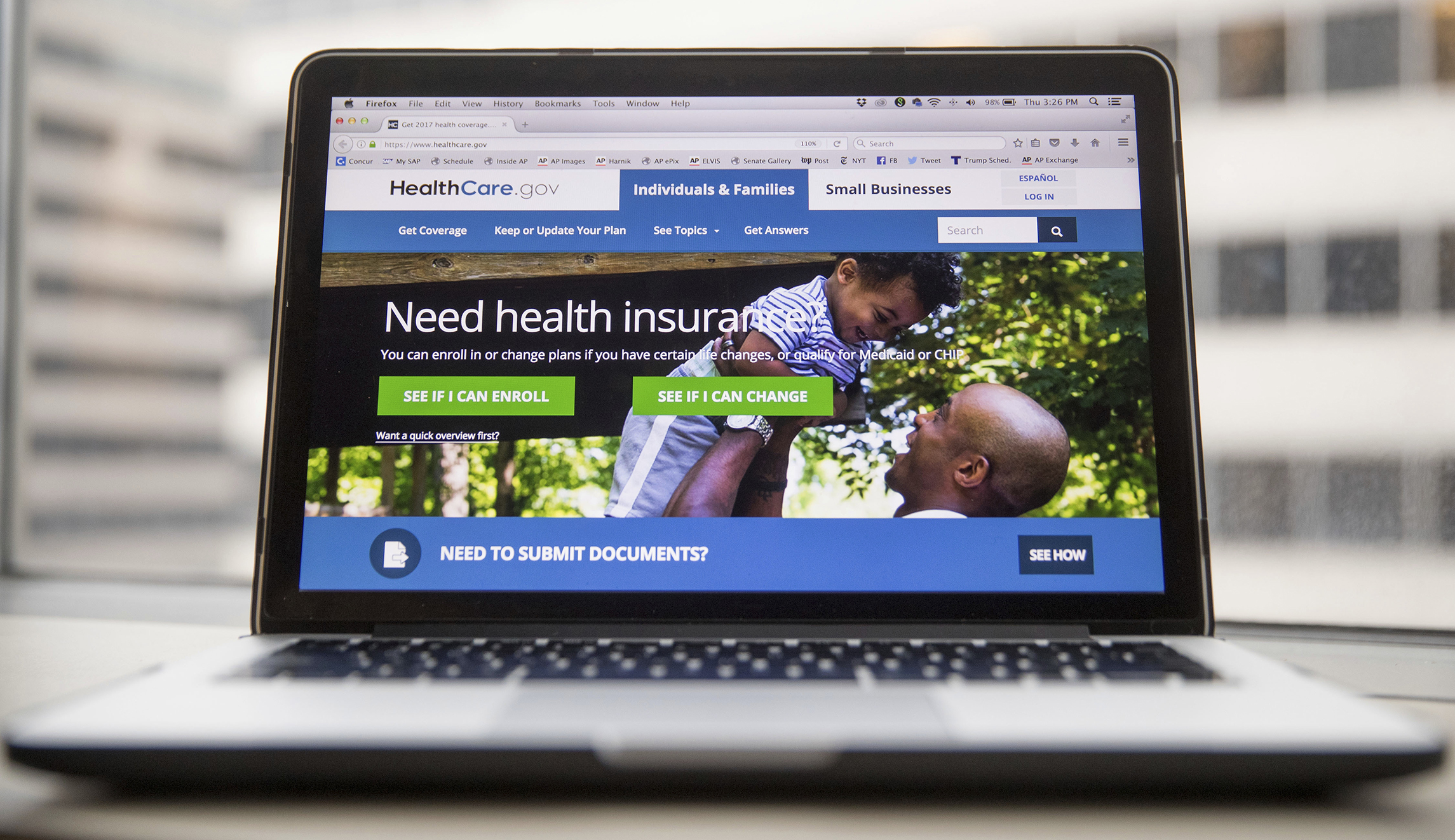 Trump administration allows some leeway for last-minute Obamacare customers