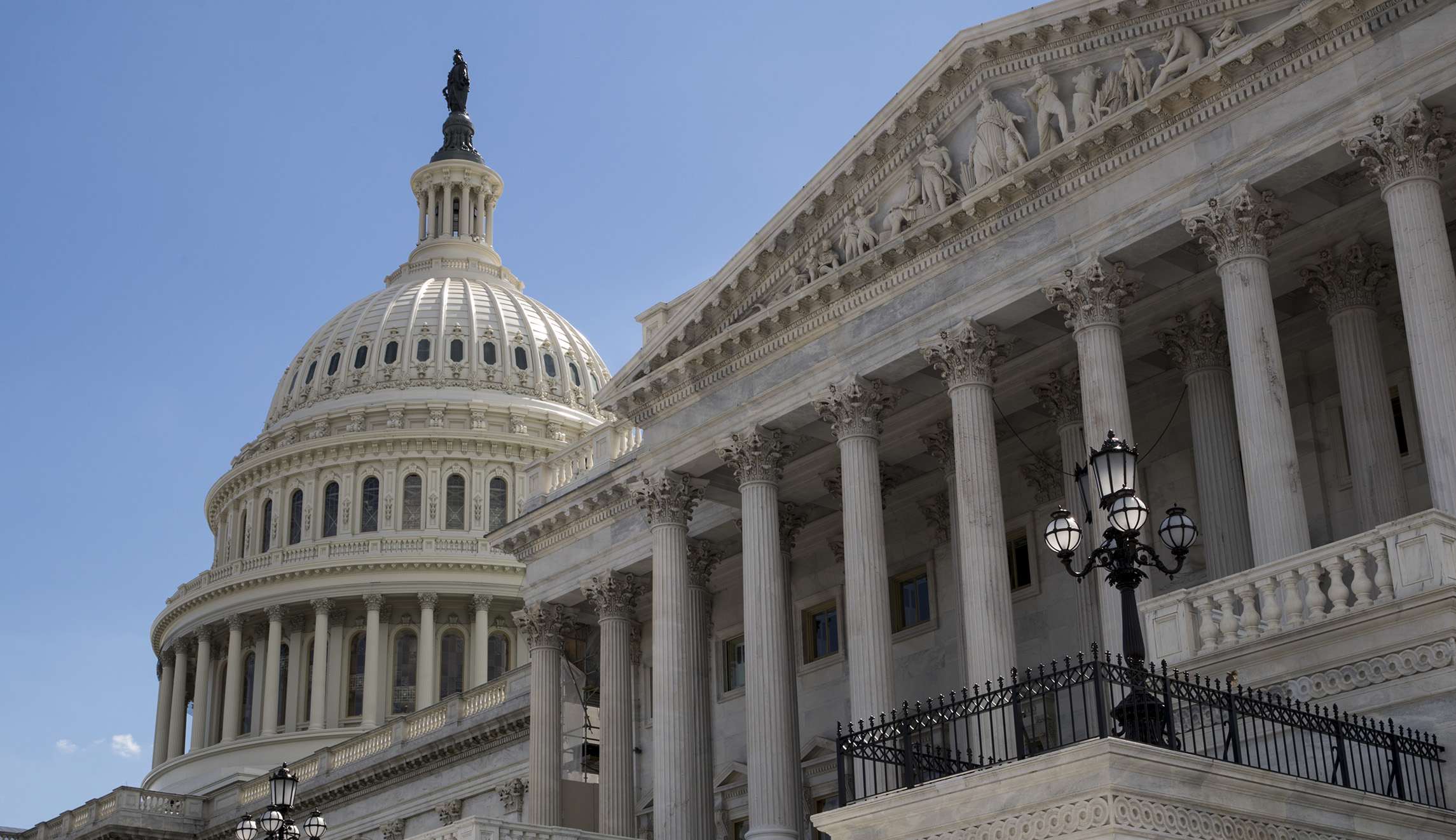 Voters want Democrats to control Congress again: Poll