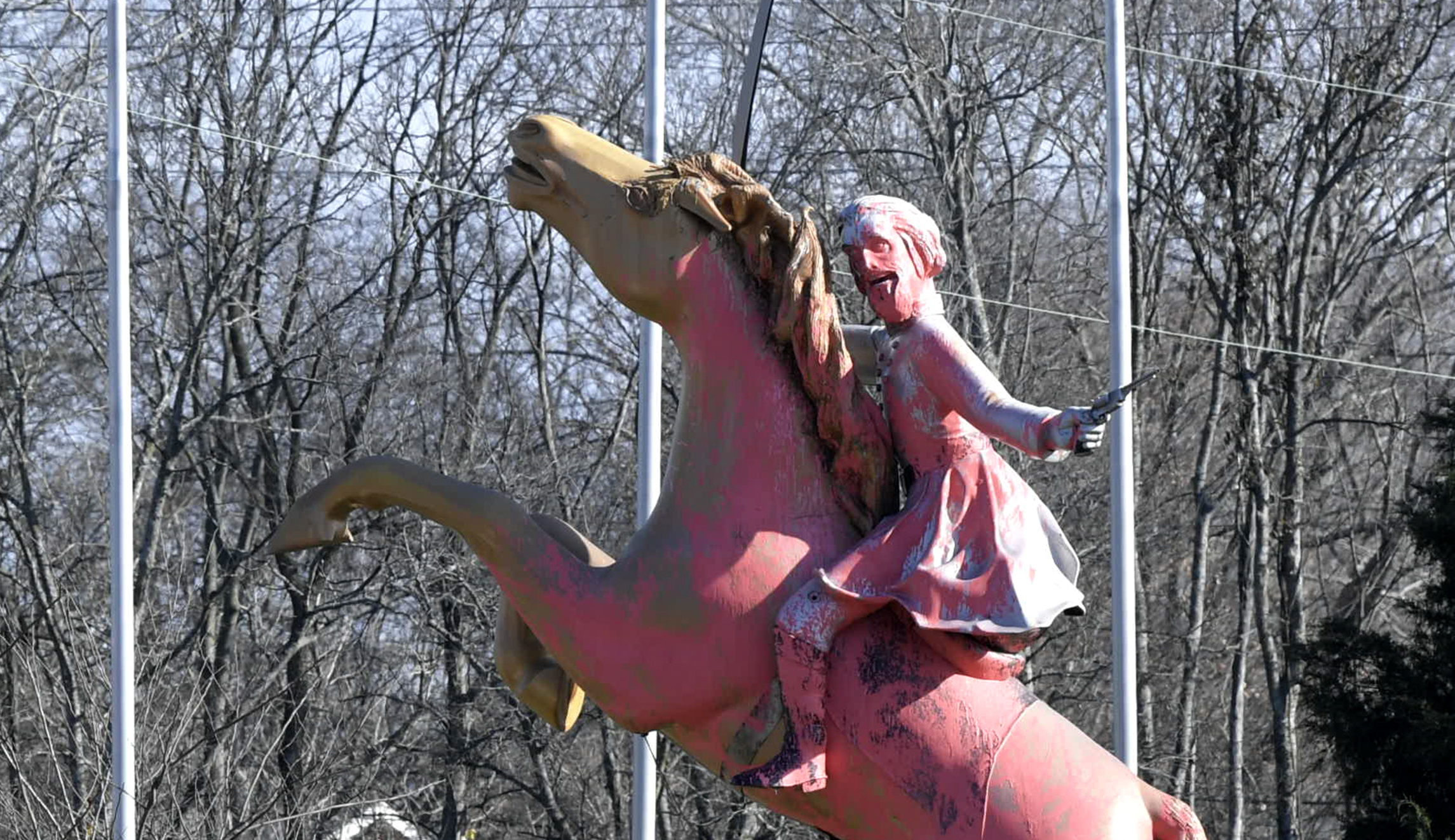 Confederate statue vandalized with pink paint in Nashville