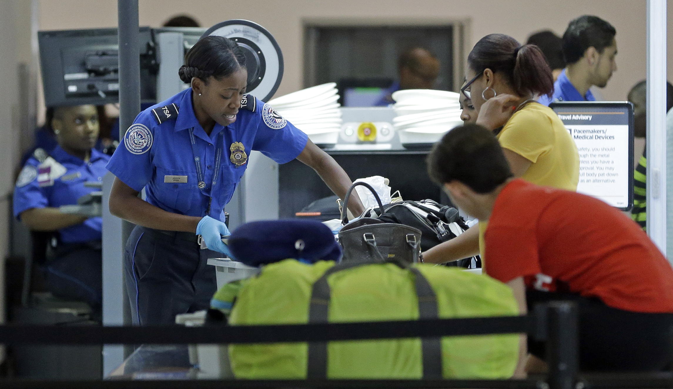 Court rules airplane passengers can’t sue TSA for invasive security screening procedures