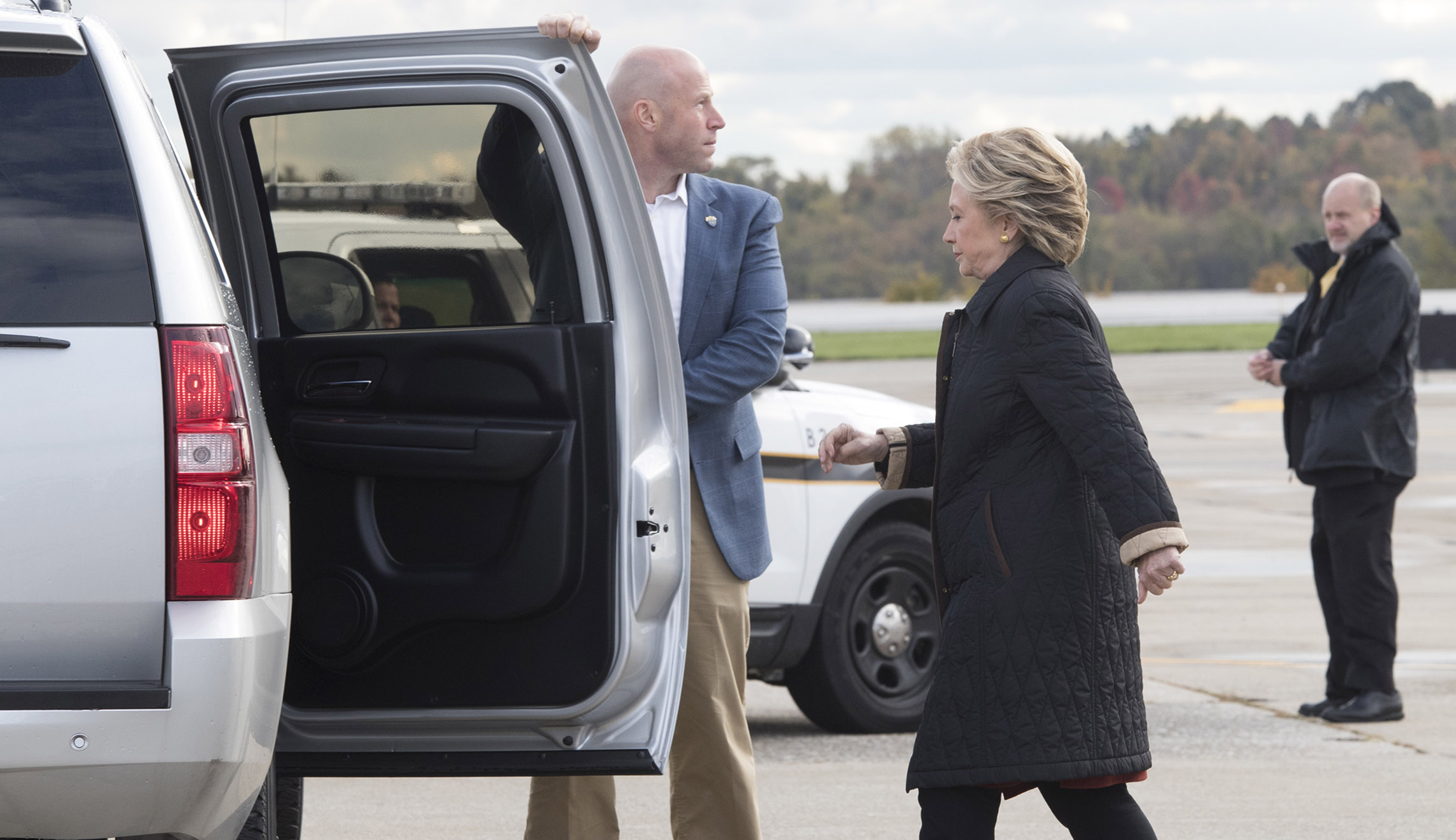 Hillary Clinton’s car crashes in parking garage