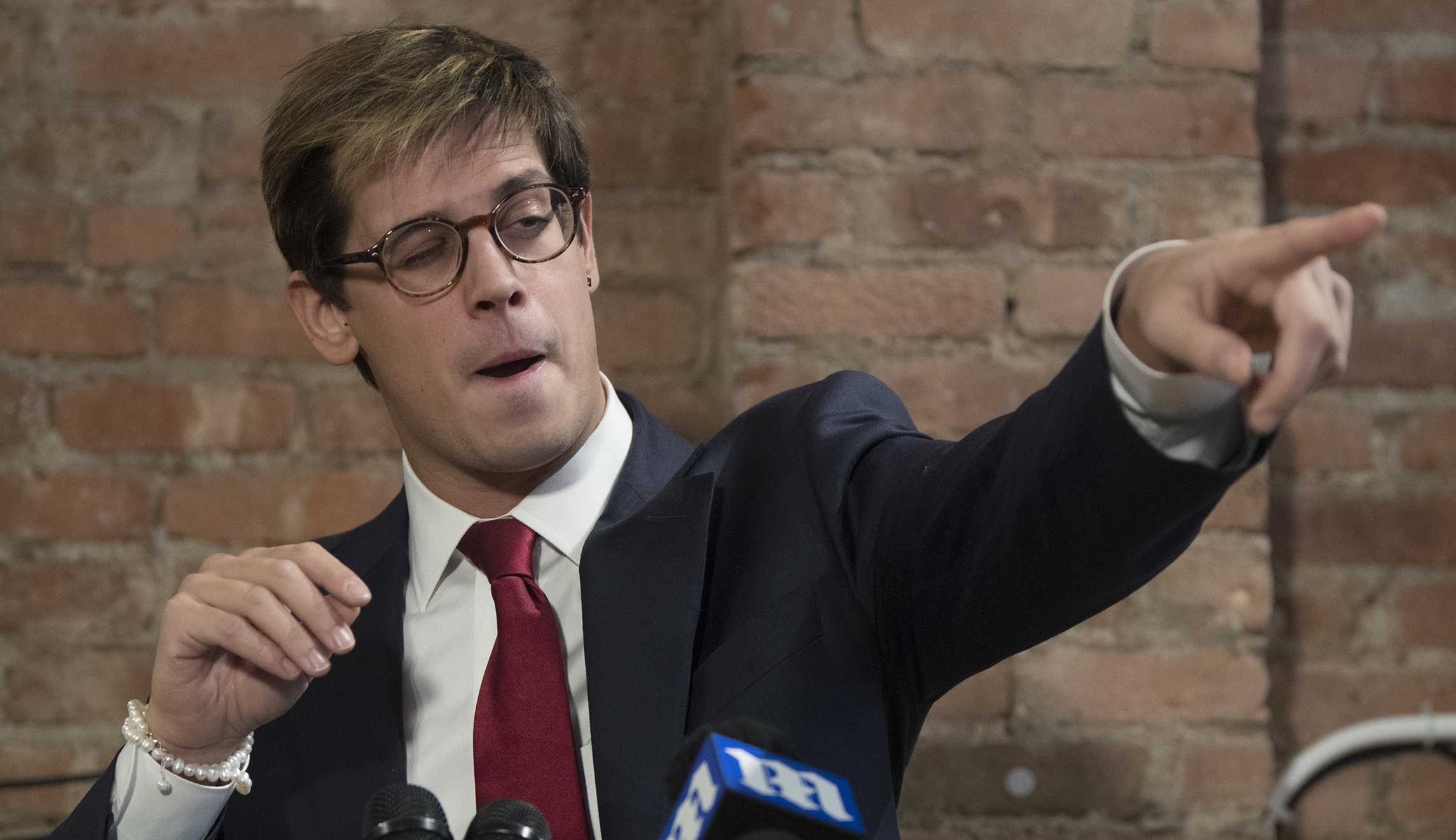Milo Yiannopoulos walks back call for violence against journalists, says he was ‘trolling’