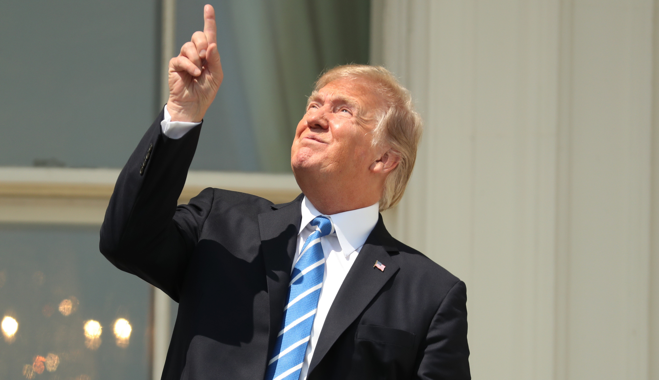 Hillary Clinton: ‘Please do not take medical advice from a man who looked directly at a solar eclipse’