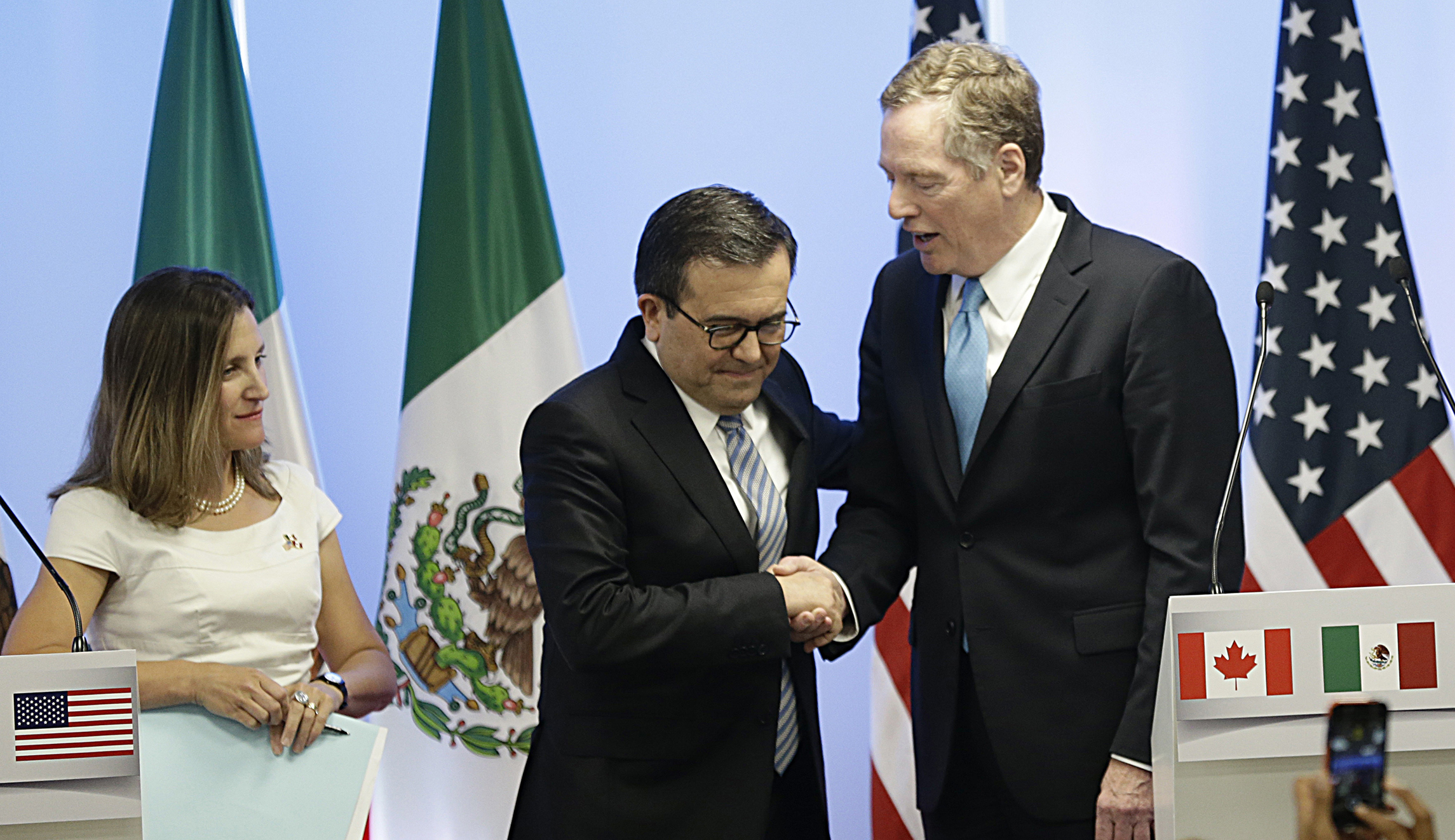 US meets Thursday with Mexico only to talk NAFTA