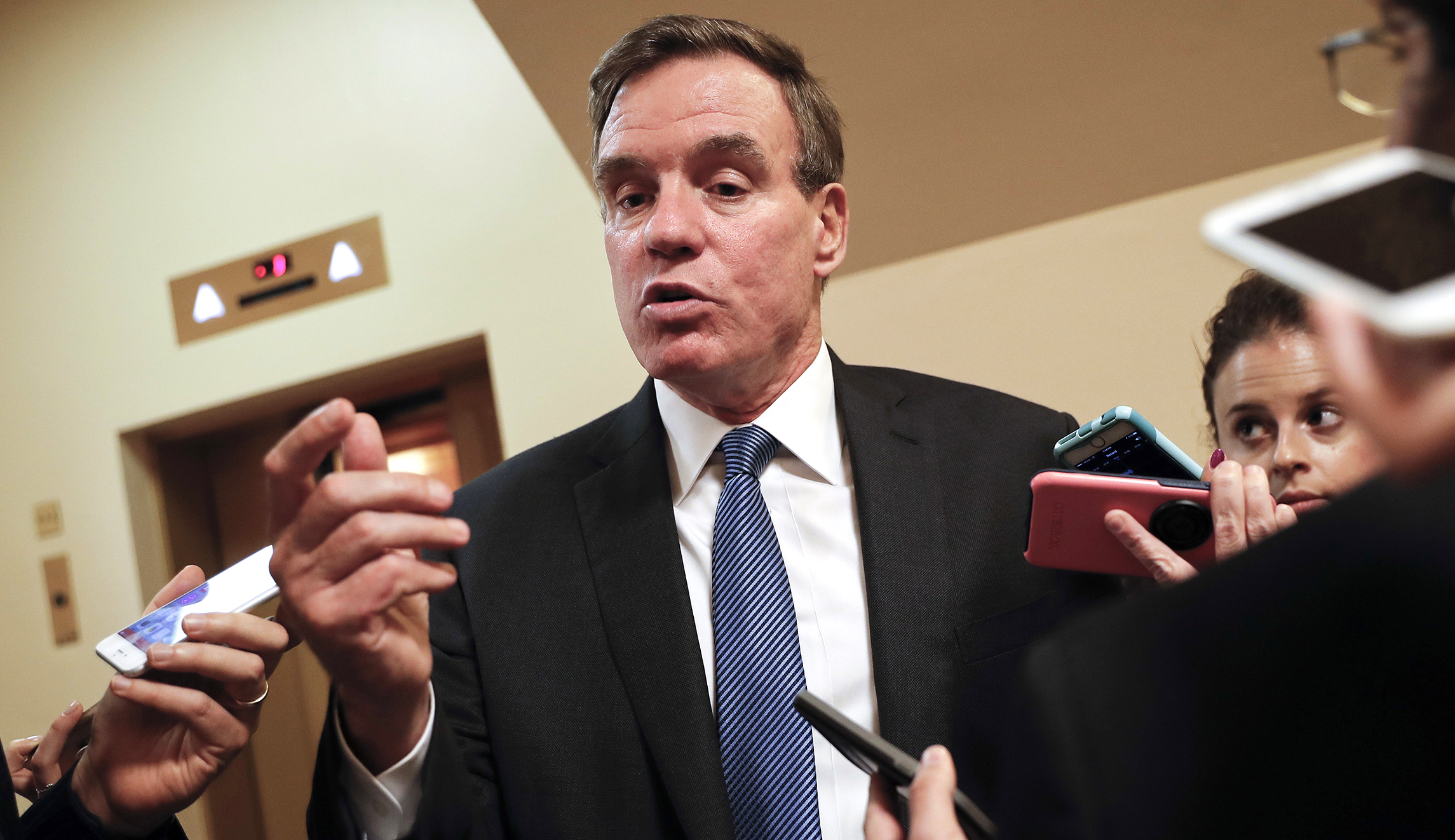 Warner presses AI developers over chatbots promoting eating disorders