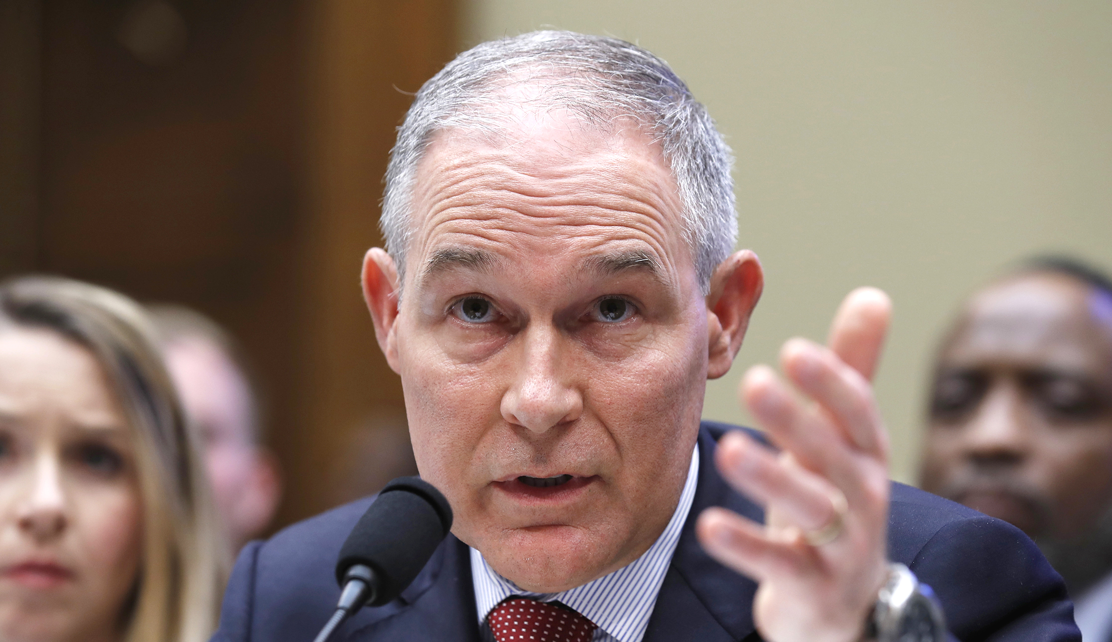 Environmentalists take EPA to court over fuel efficiency rules