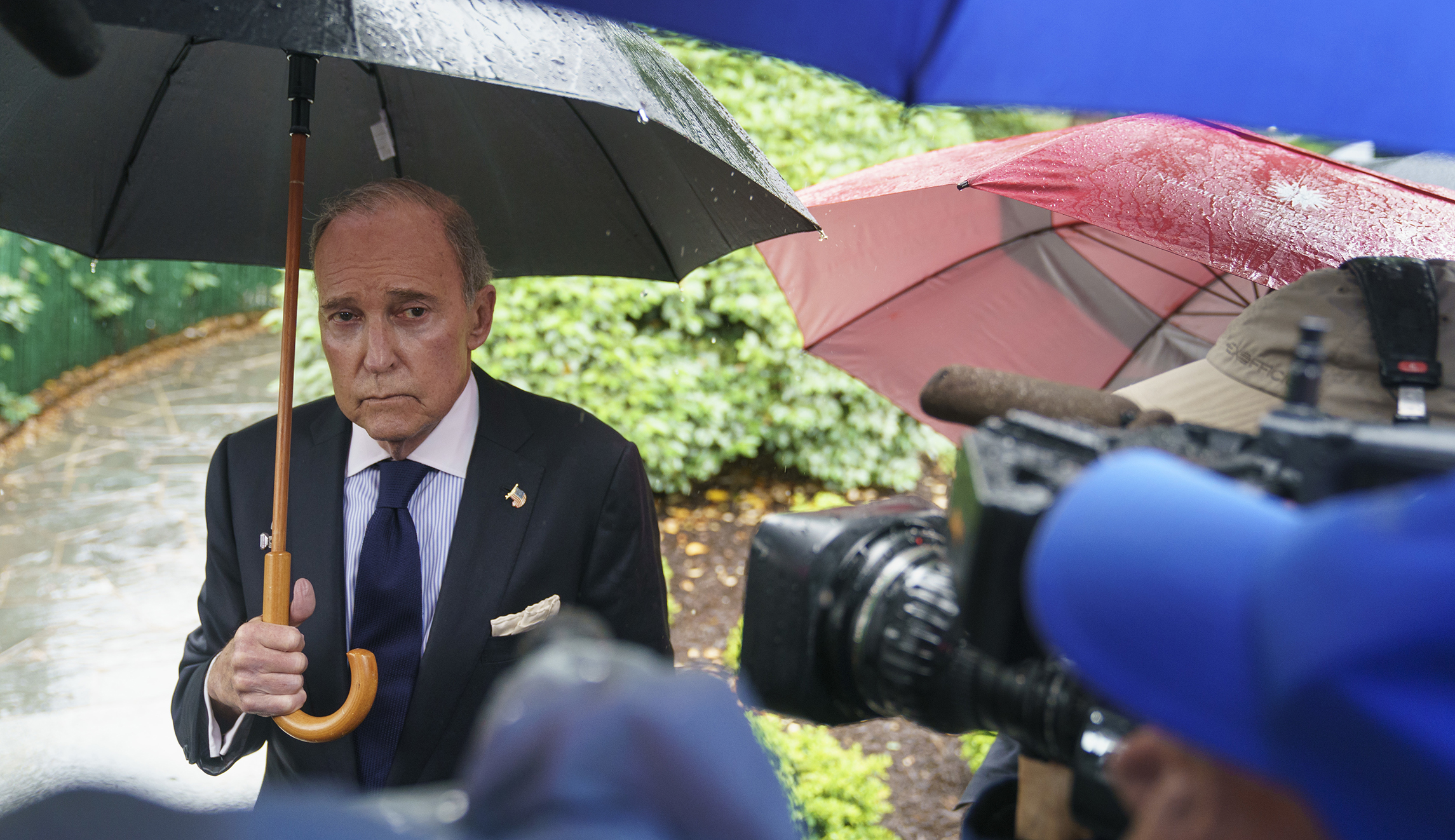 Republicans, Democrats share well wishes with Larry Kudlow after heart attack