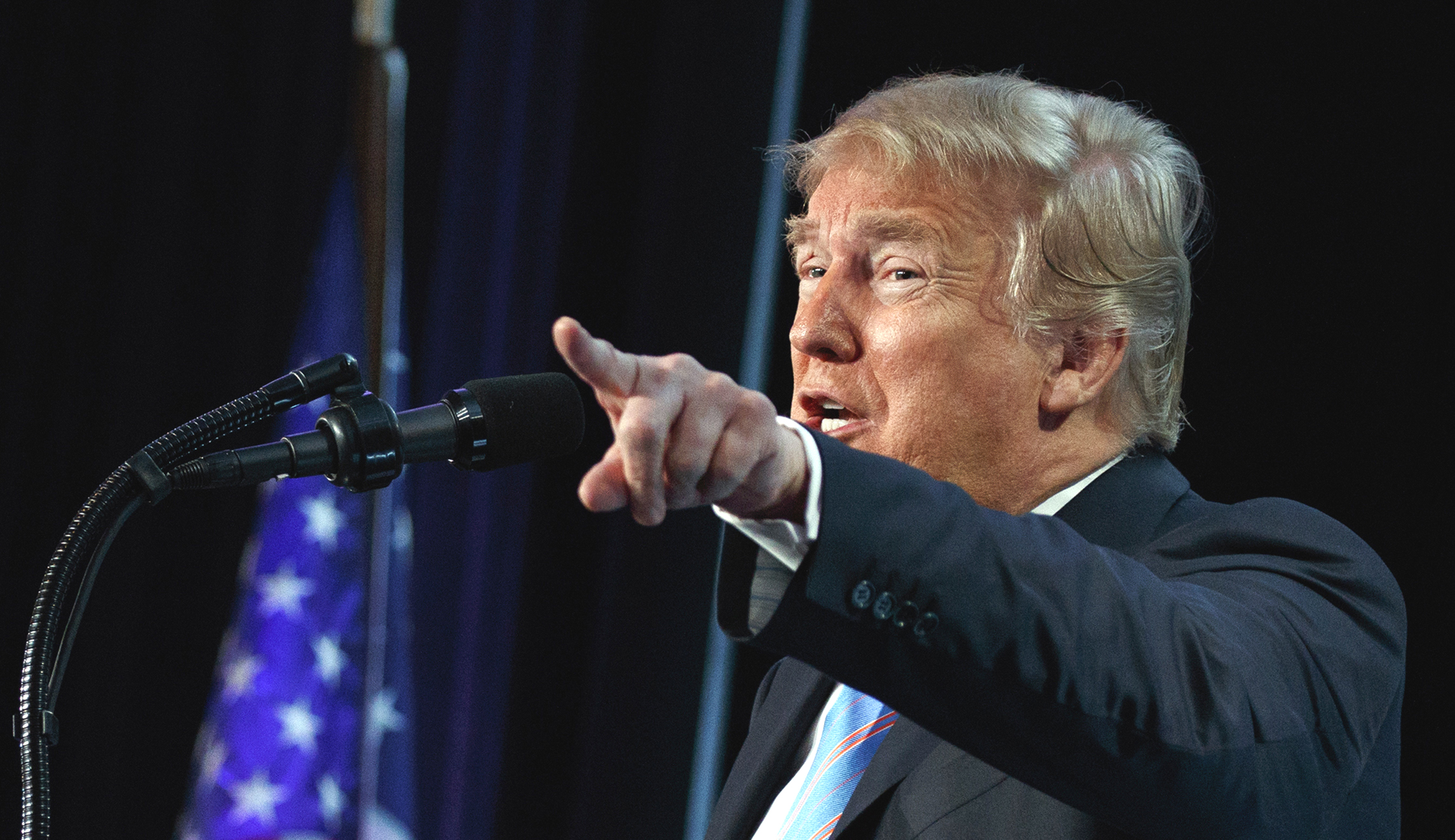 Trump accuses media of helping human smugglers by criticizing his border policy
