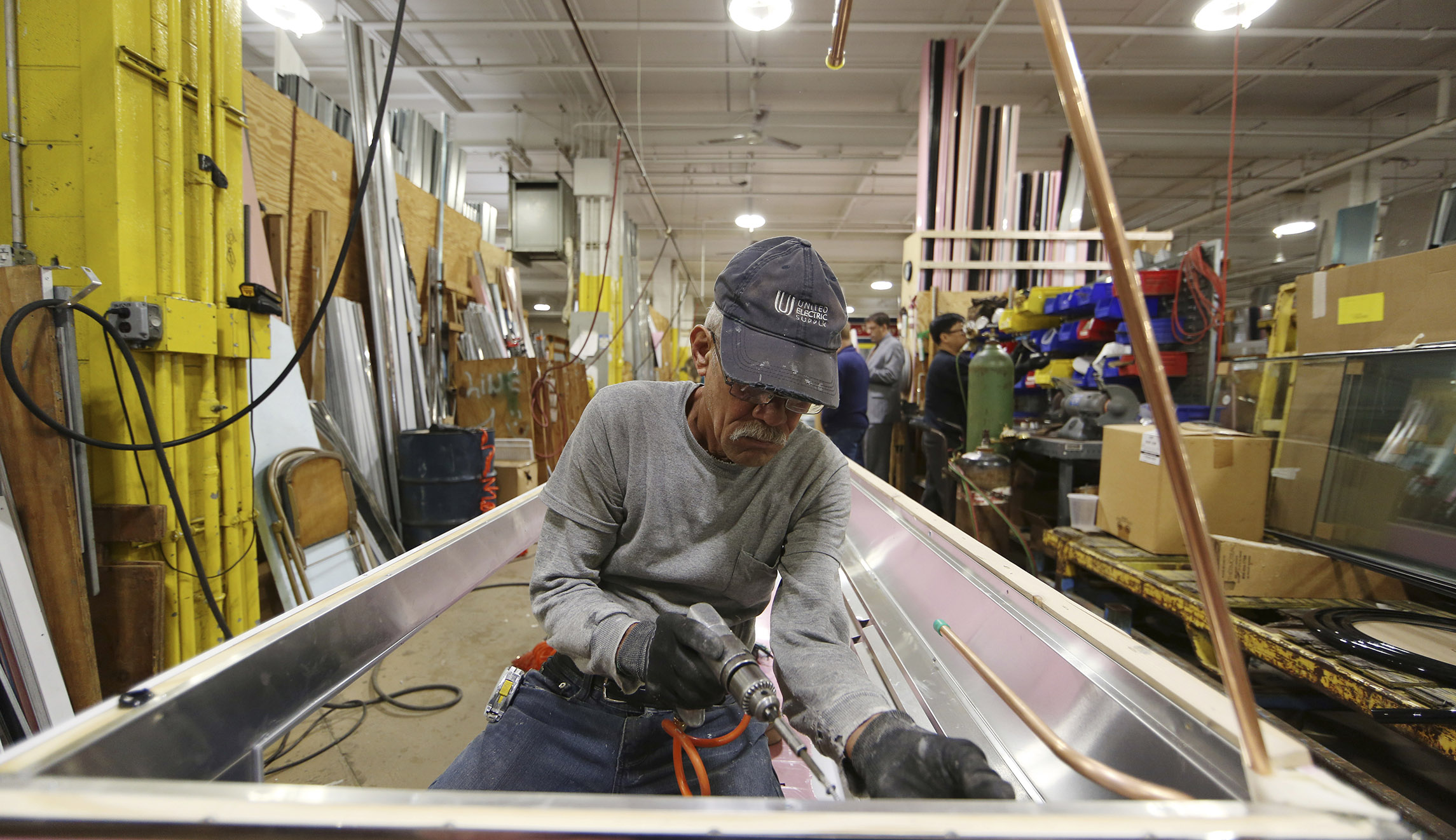 Job openings fall for second straight month