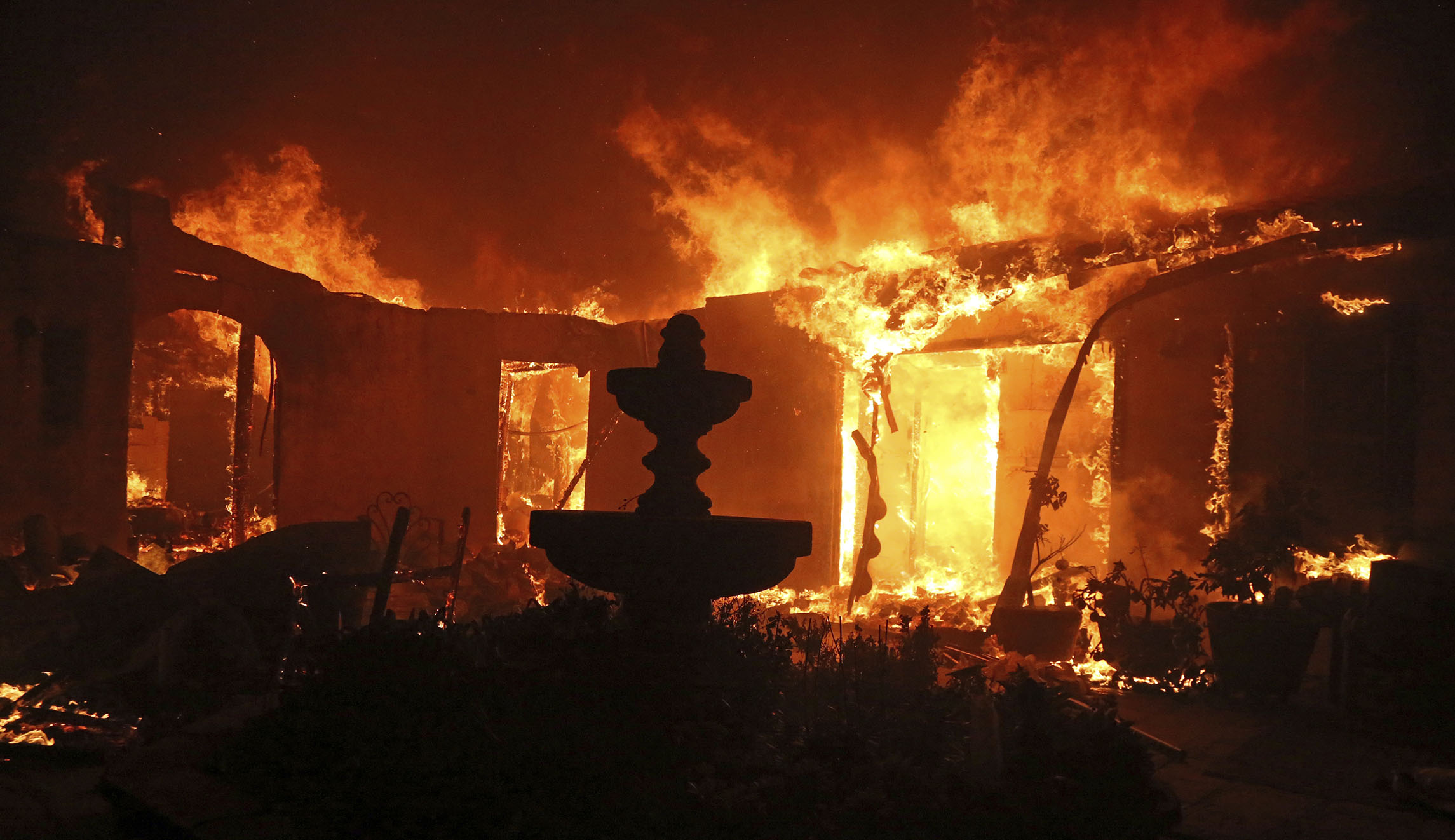 Death toll rises in California as wildfires rage across state