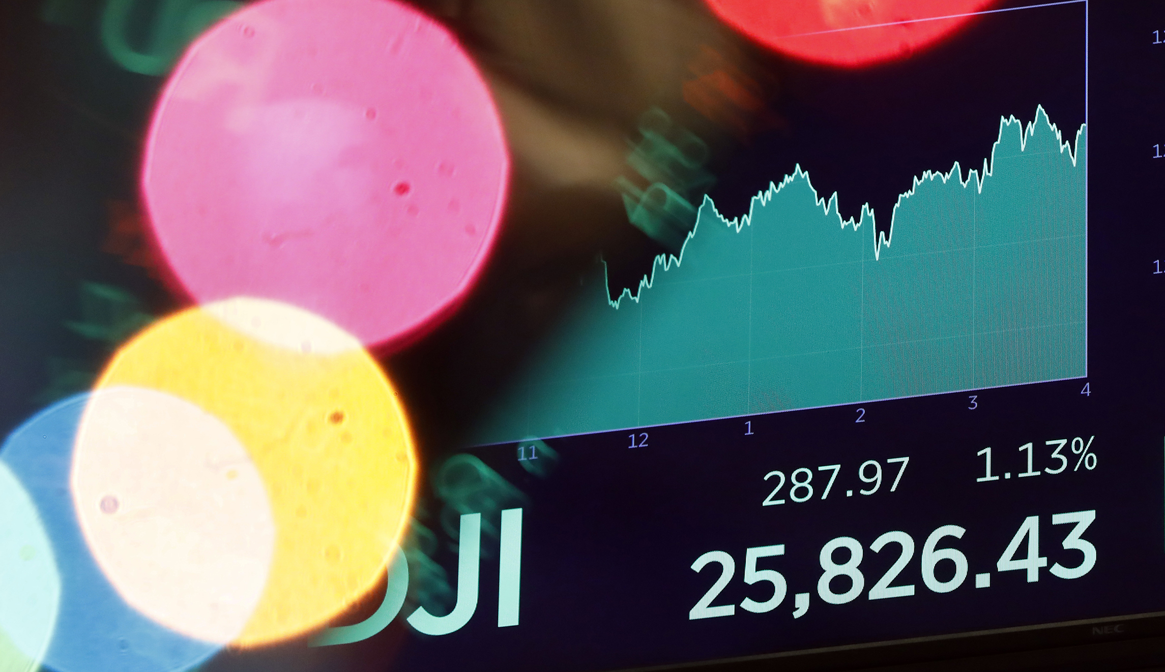 Dow Jones plummets 800 points as bond markets signal looming recession