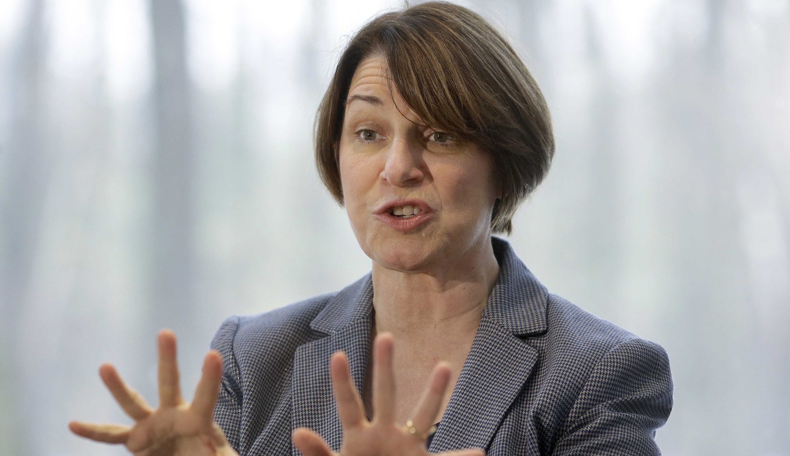 Amy Klobuchar splits with Beto, says women like her weren’t ‘born’ to run for president