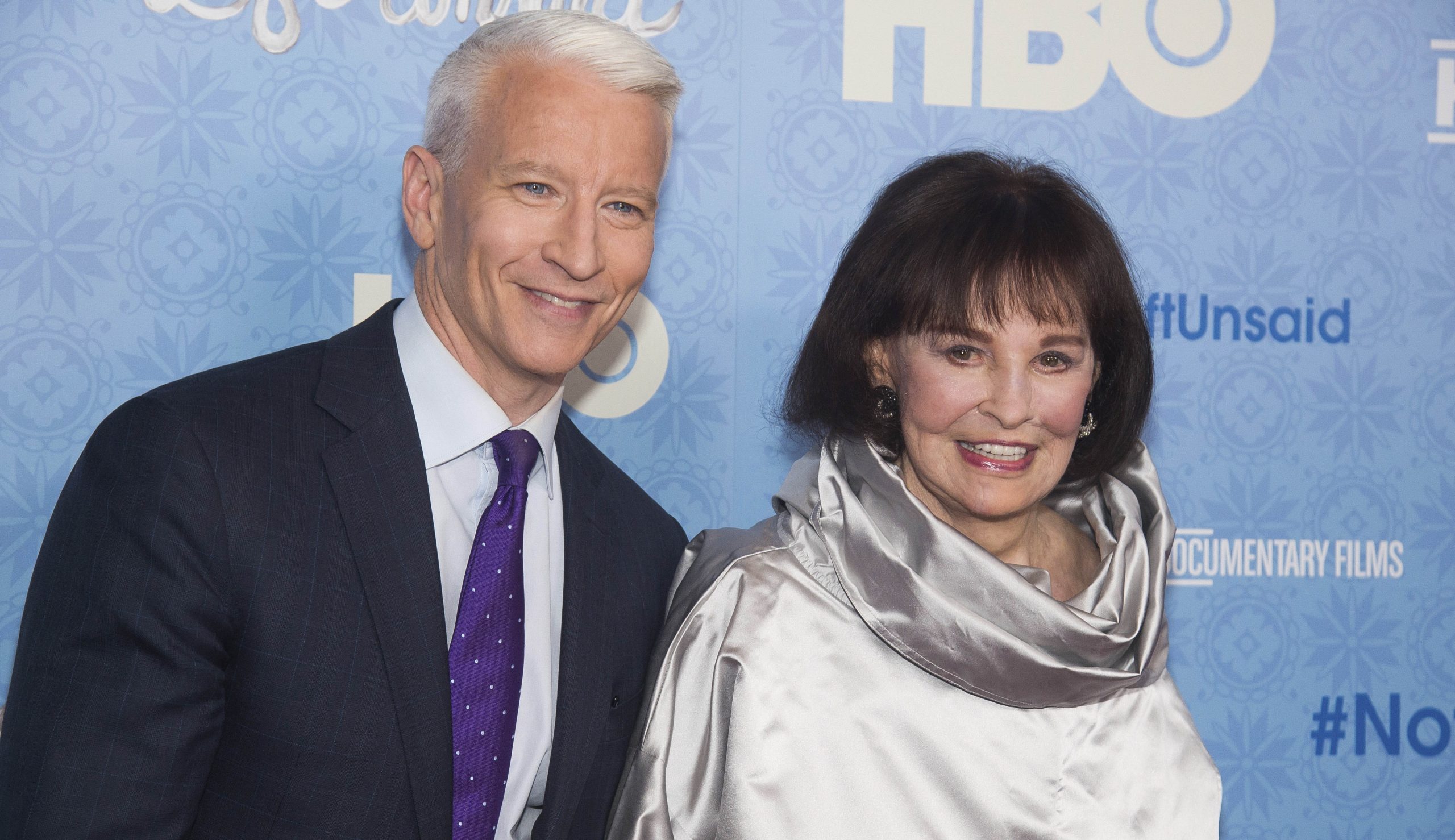 WATCH: Anderson Cooper reports death of mother Gloria Vanderbilt on CNN