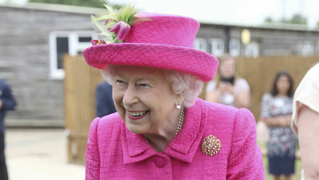 Queen Elizabeth misses Remembrance Day celebration due to back sprain